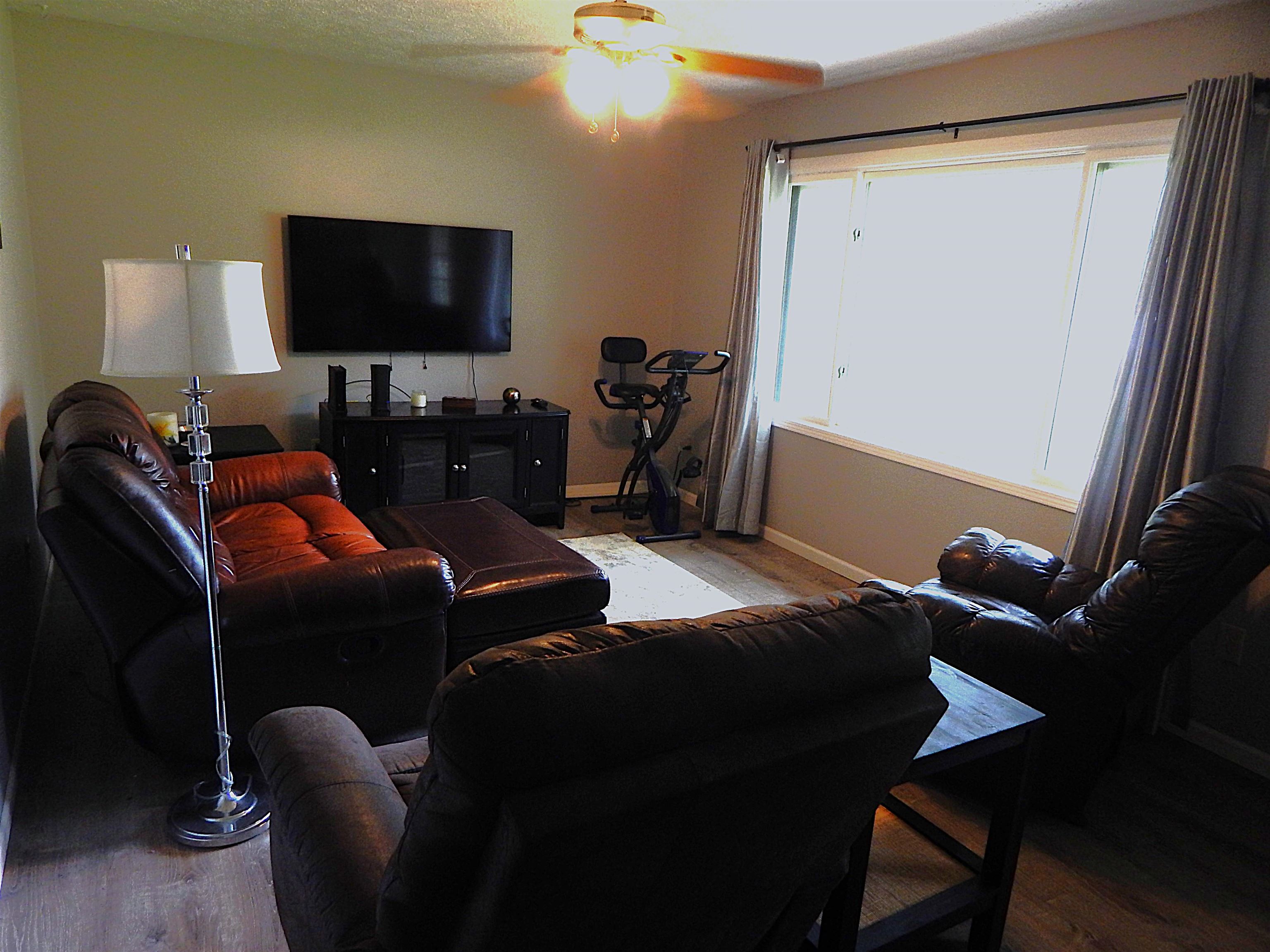 1492 Innwood North Property Photo 7