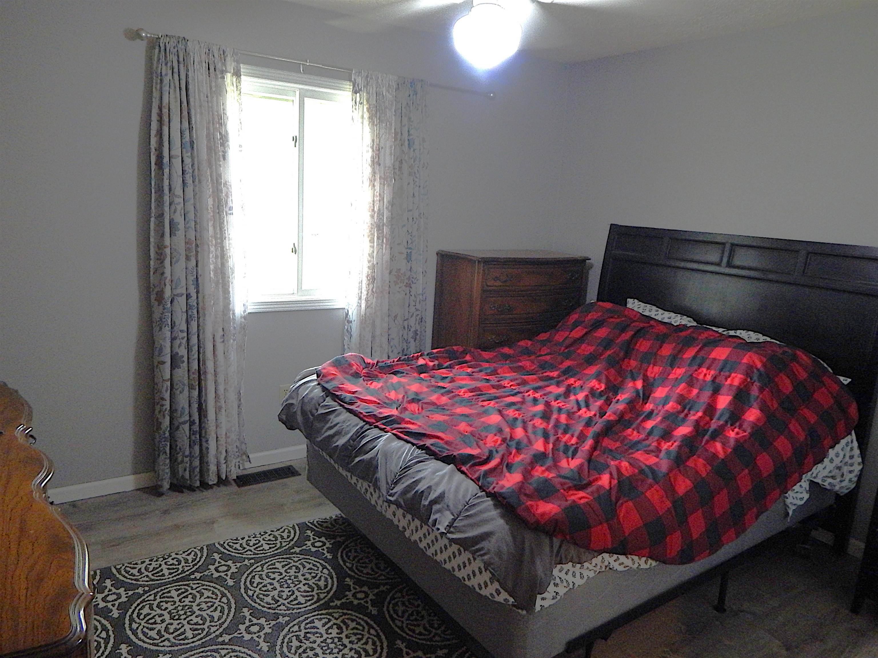 1492 Innwood North Property Photo 8