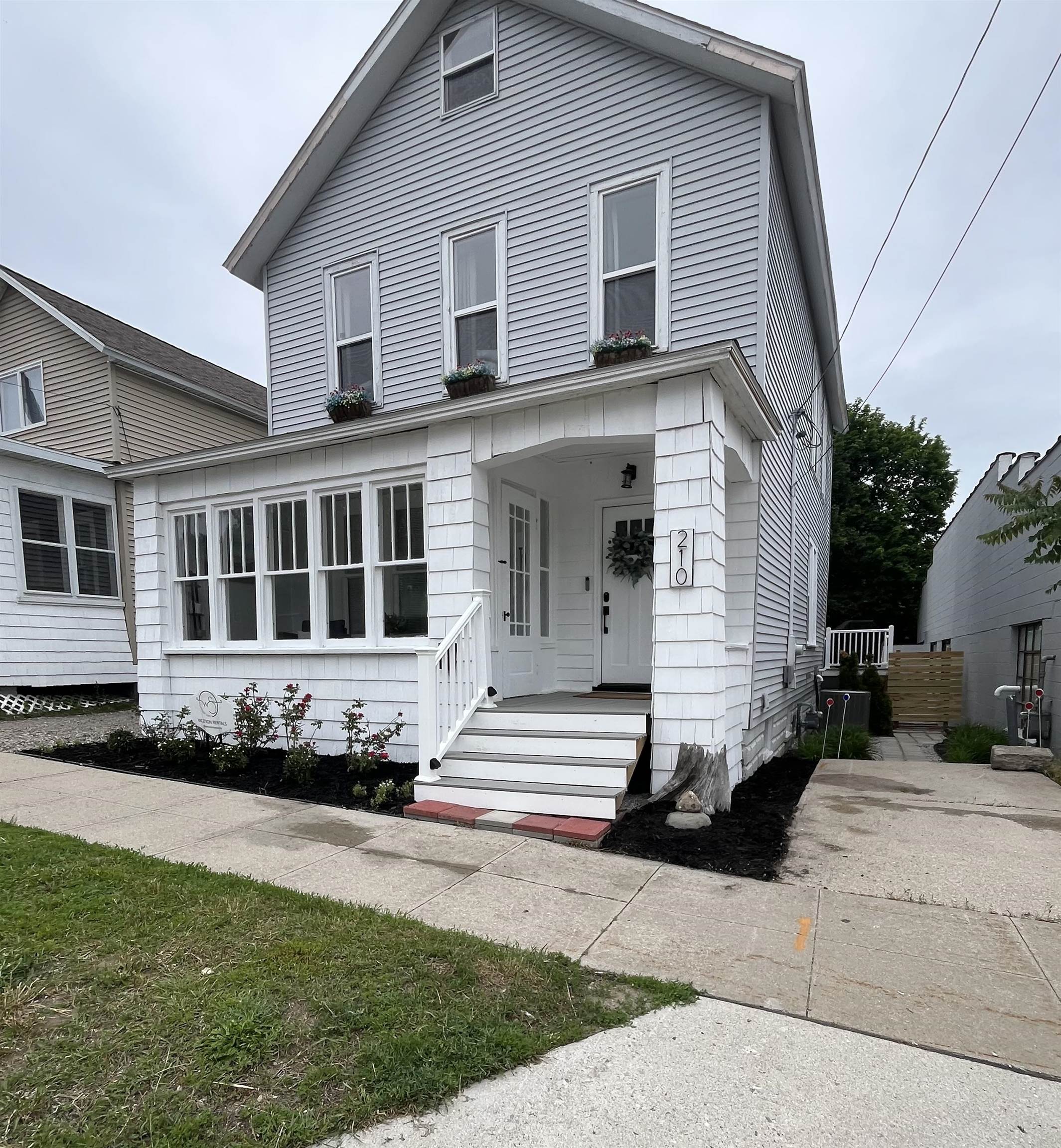 210 Fifth Avenue Property Photo 1