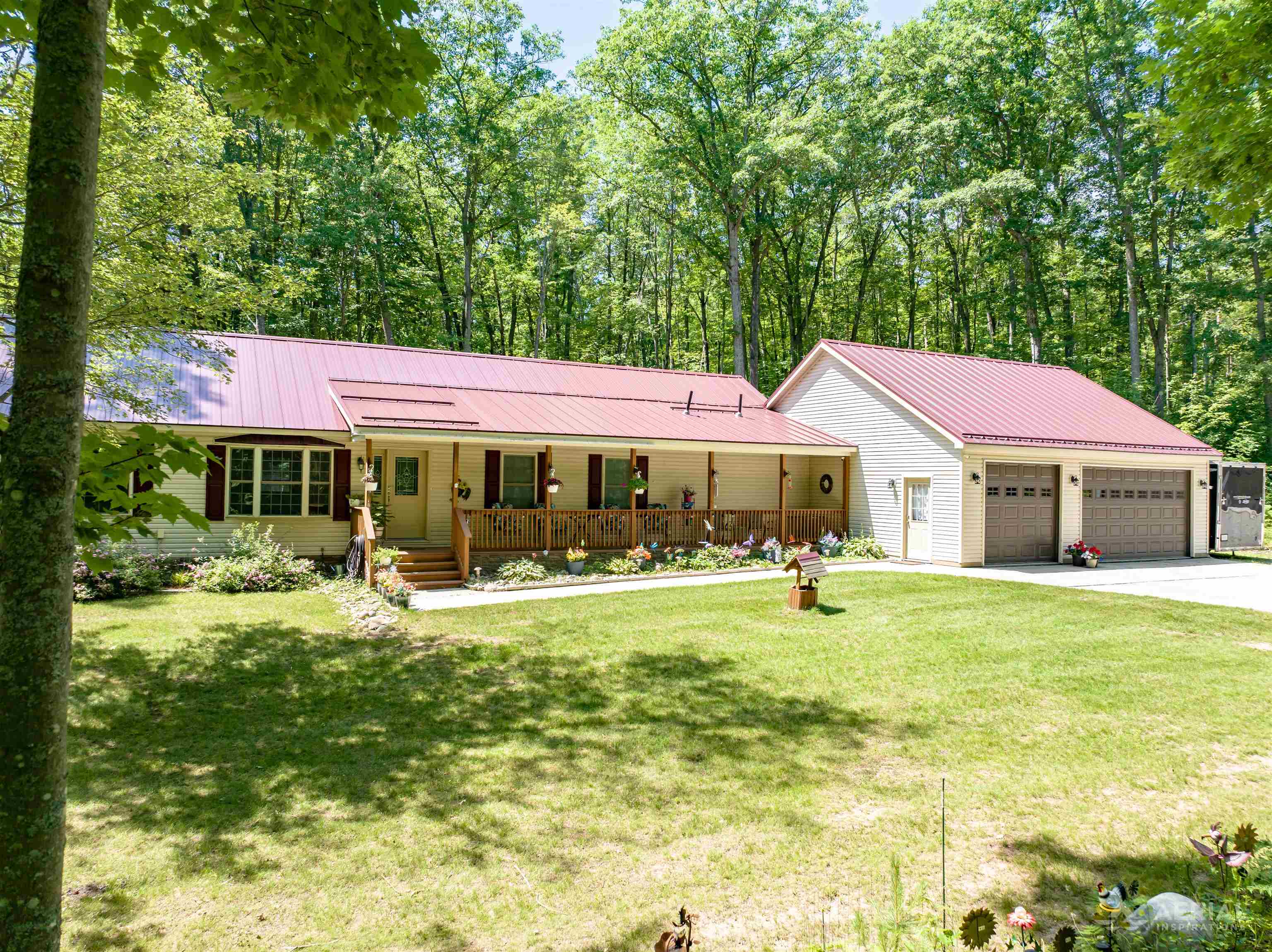 1081 Carlisle Drive Property Photo 1