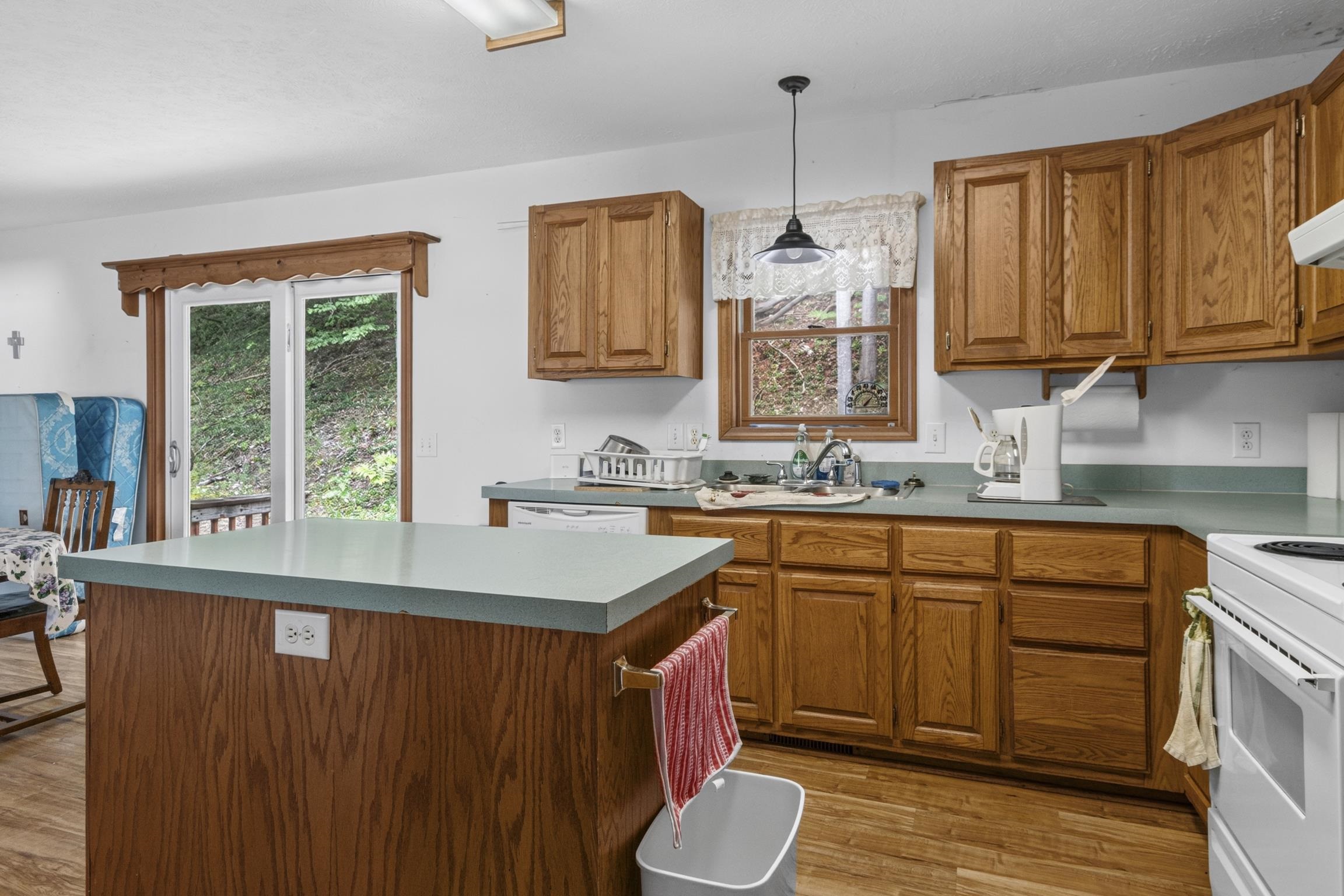 16043 Wagner Road Property Photo 8