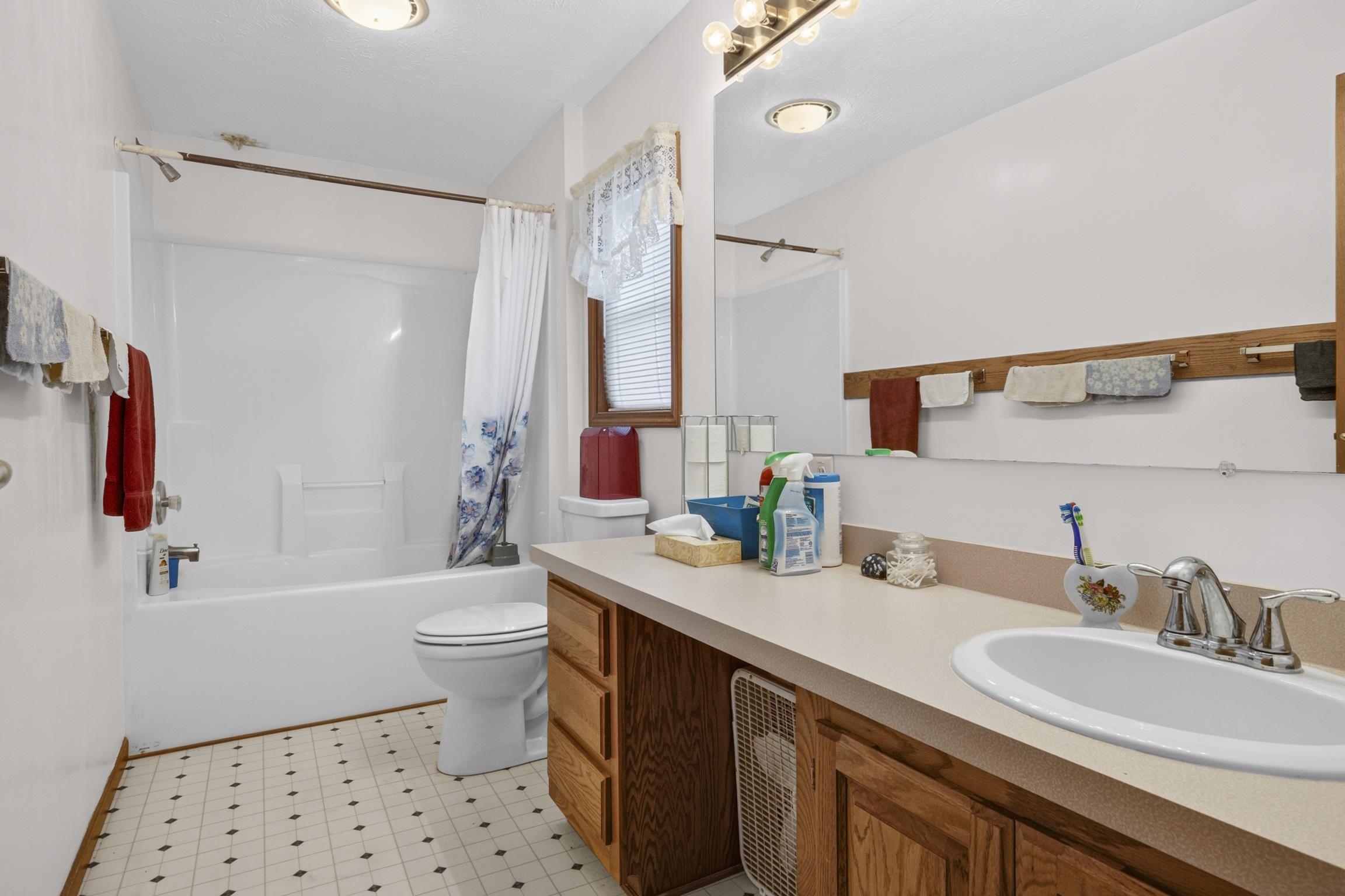 16043 Wagner Road Property Photo 15