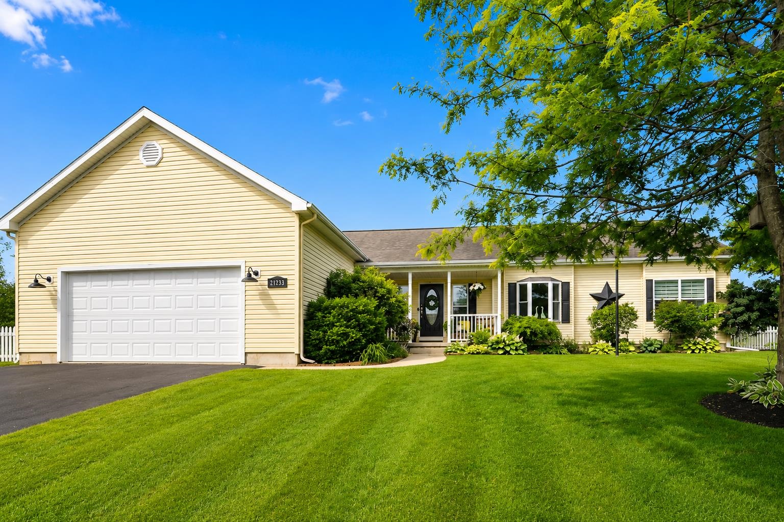 21233 Forest Trail Property Photo 1