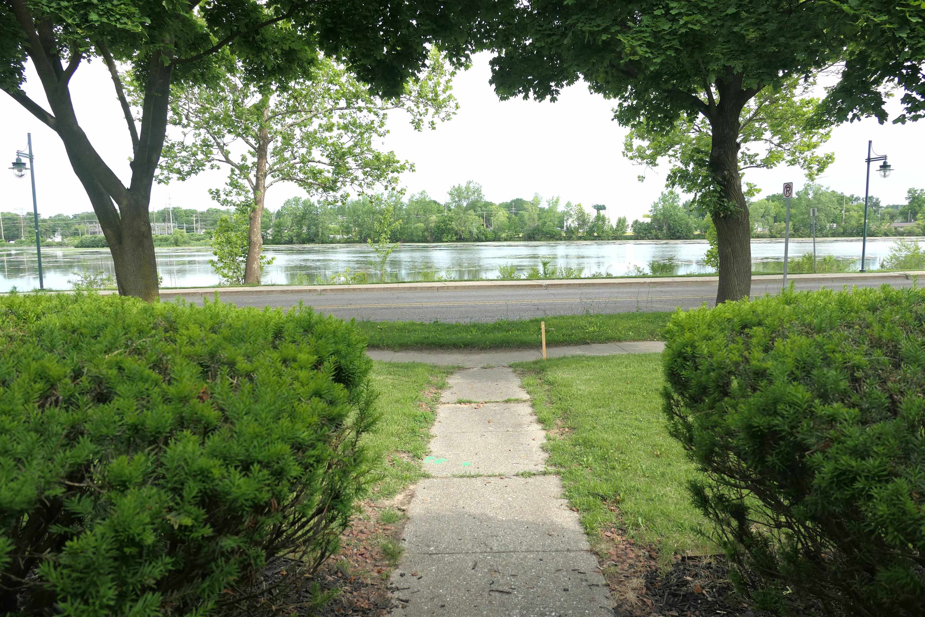 135 Riverside Drive Property Photo 3