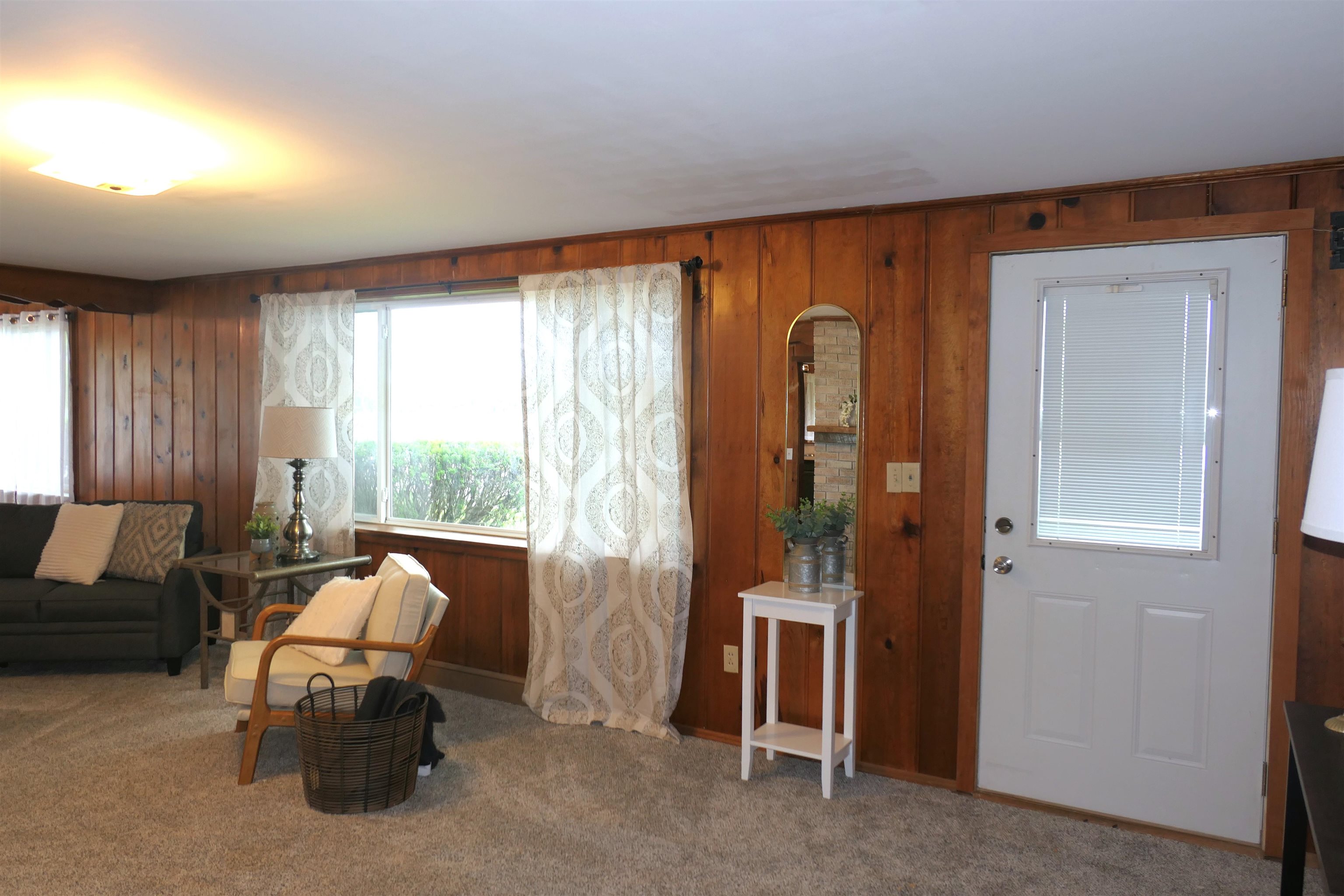 135 Riverside Drive Property Photo 5