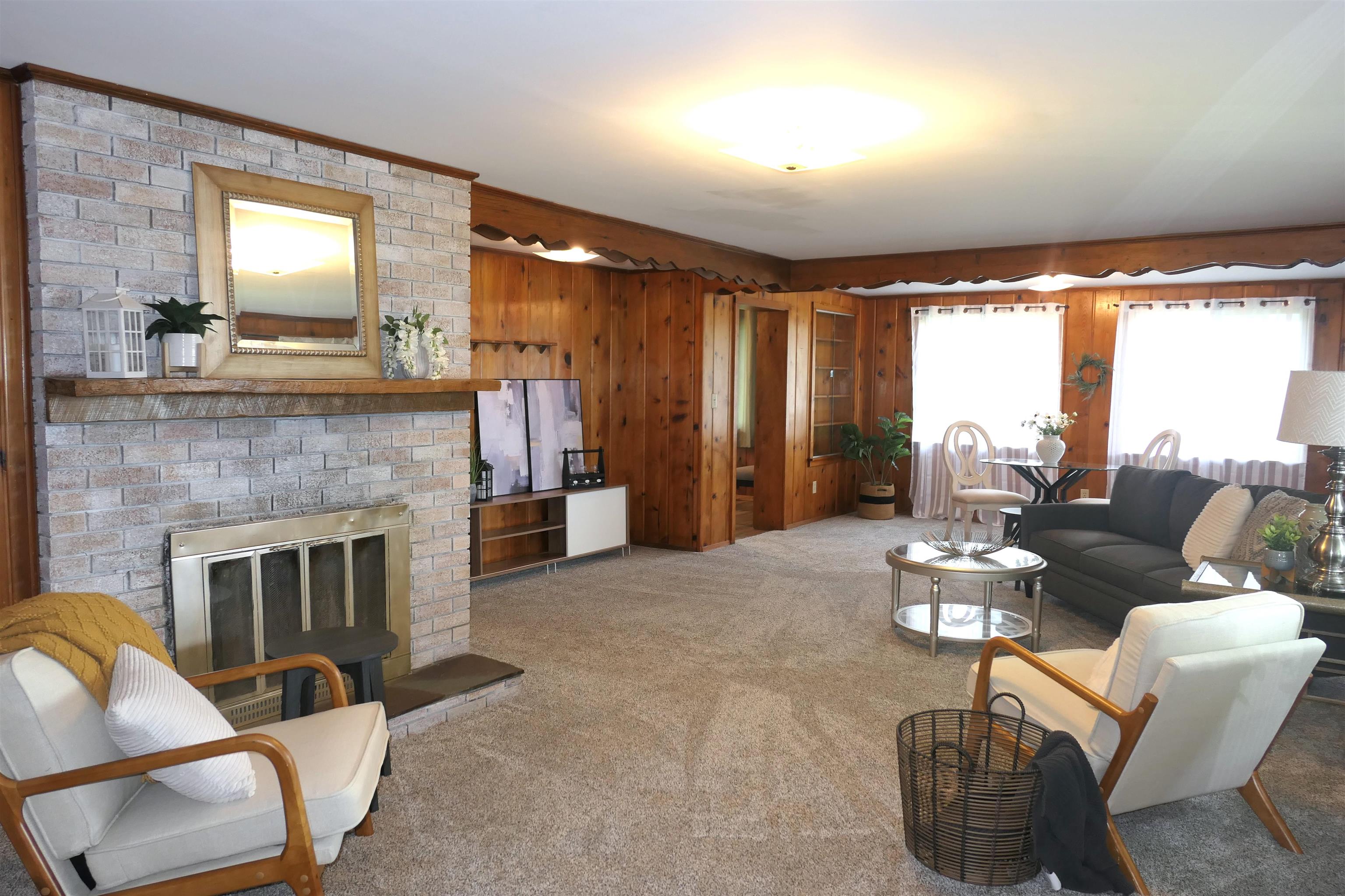 135 Riverside Drive Property Photo 6