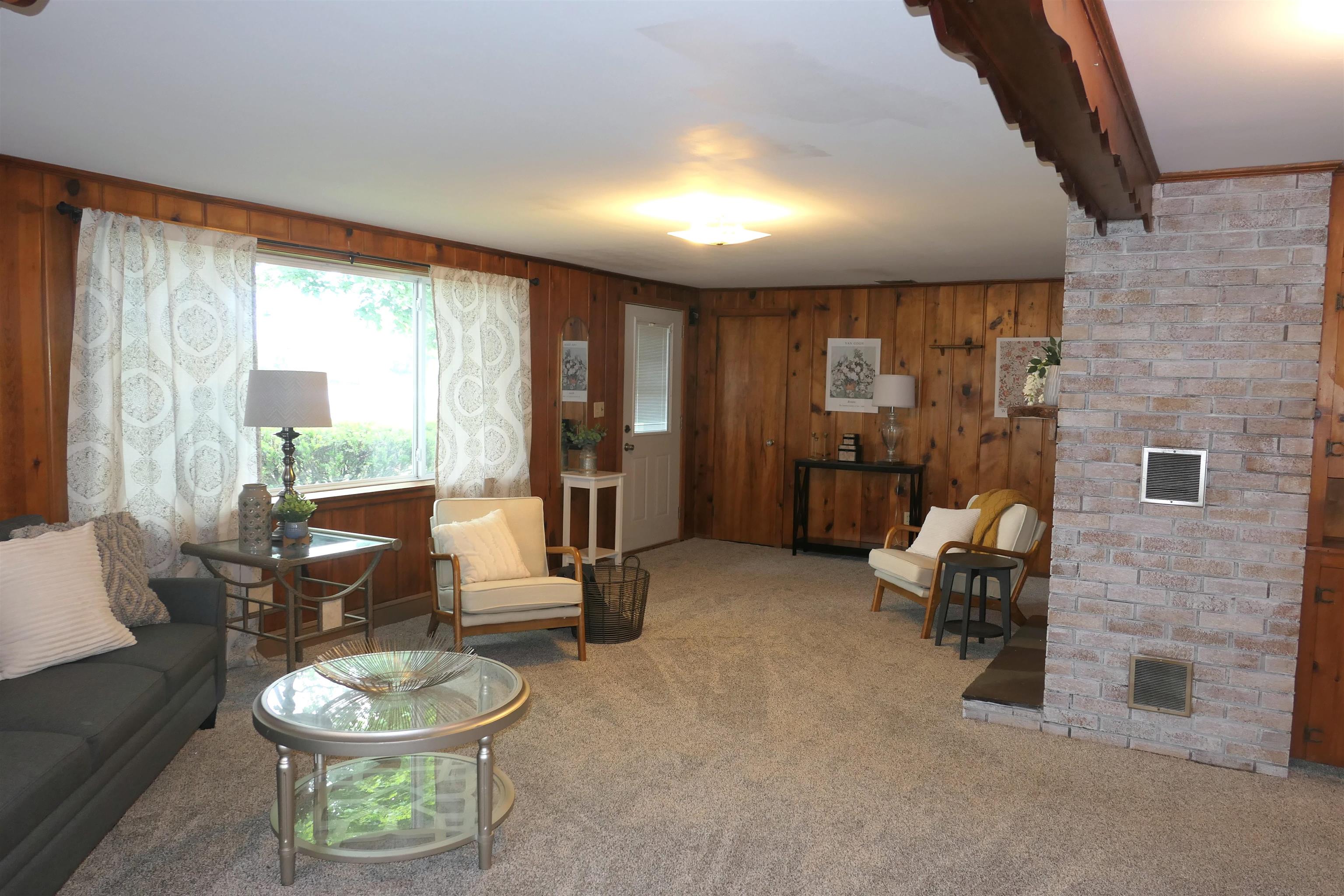 135 Riverside Drive Property Photo 8