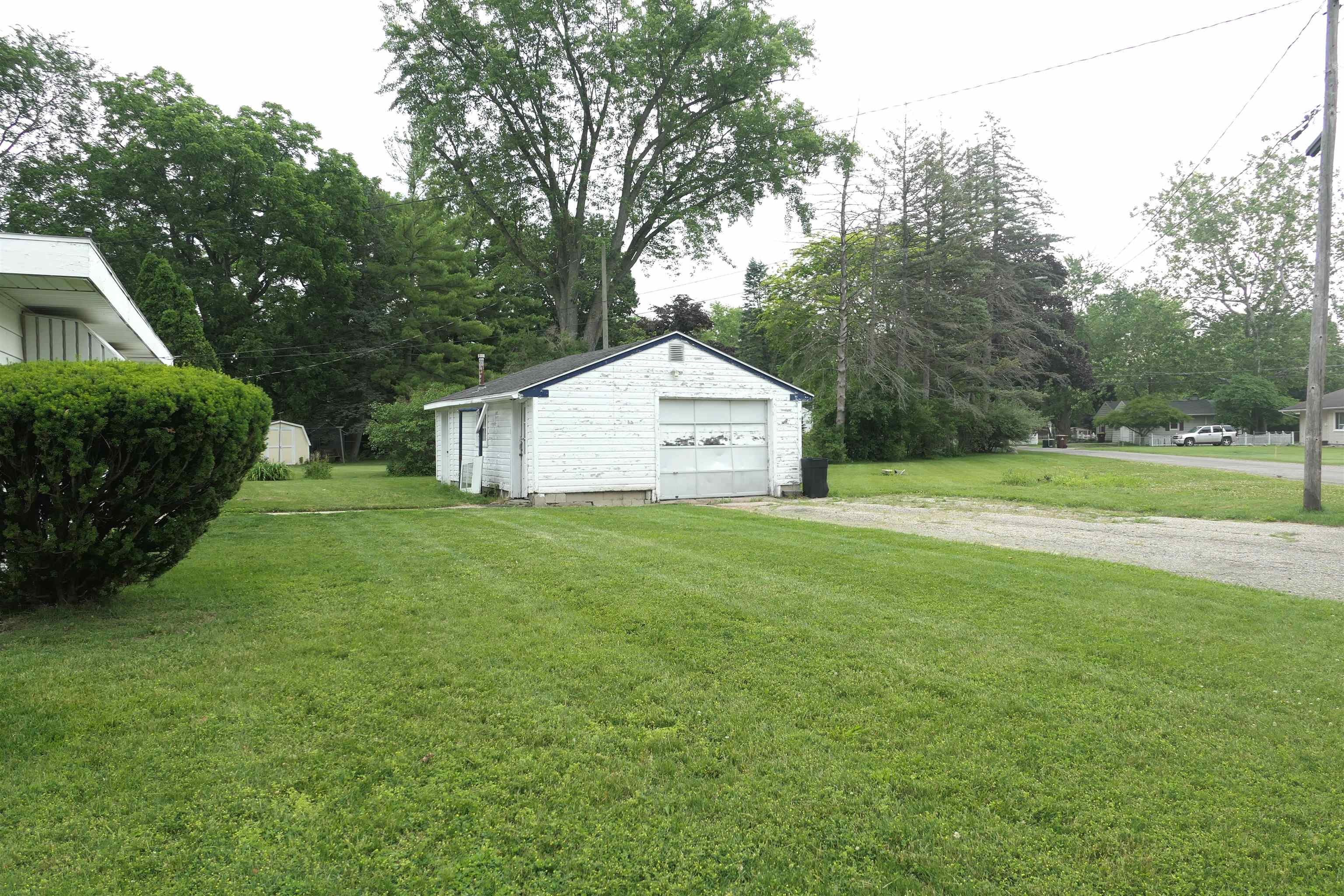 135 Riverside Drive Property Photo 23