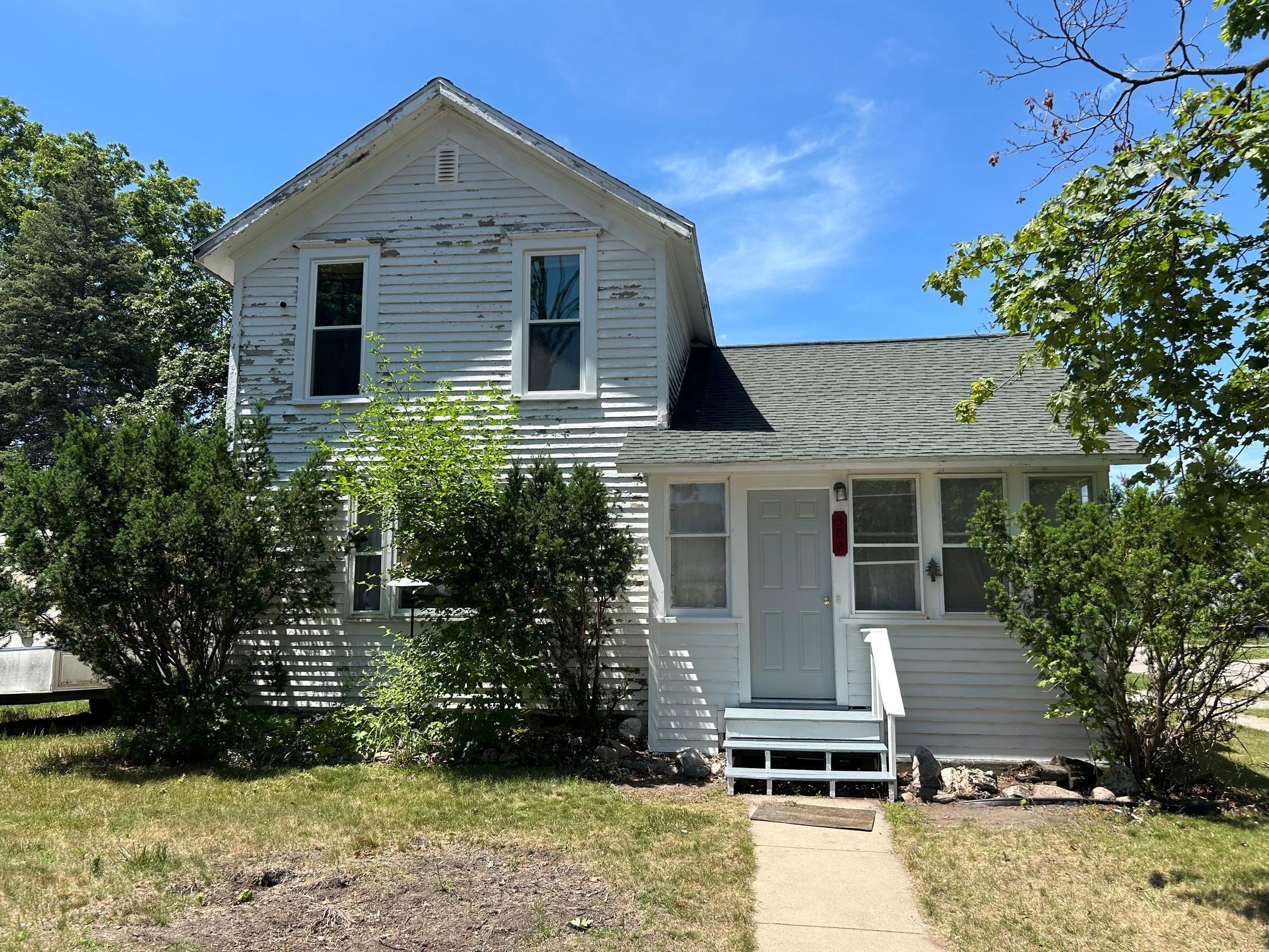 302 S Pine Street Property Photo 1