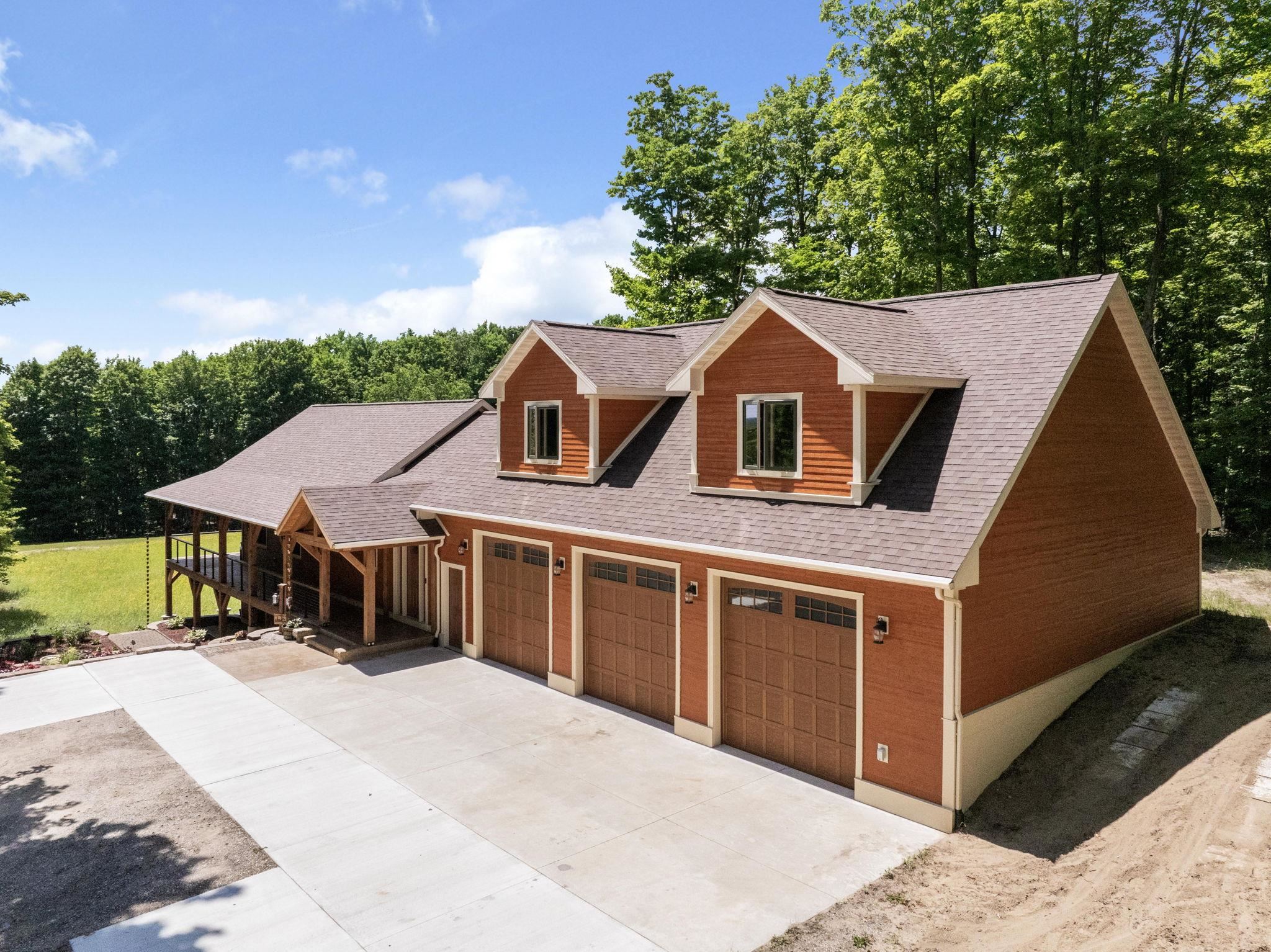 16624 Viaduct Road Property Photo 2