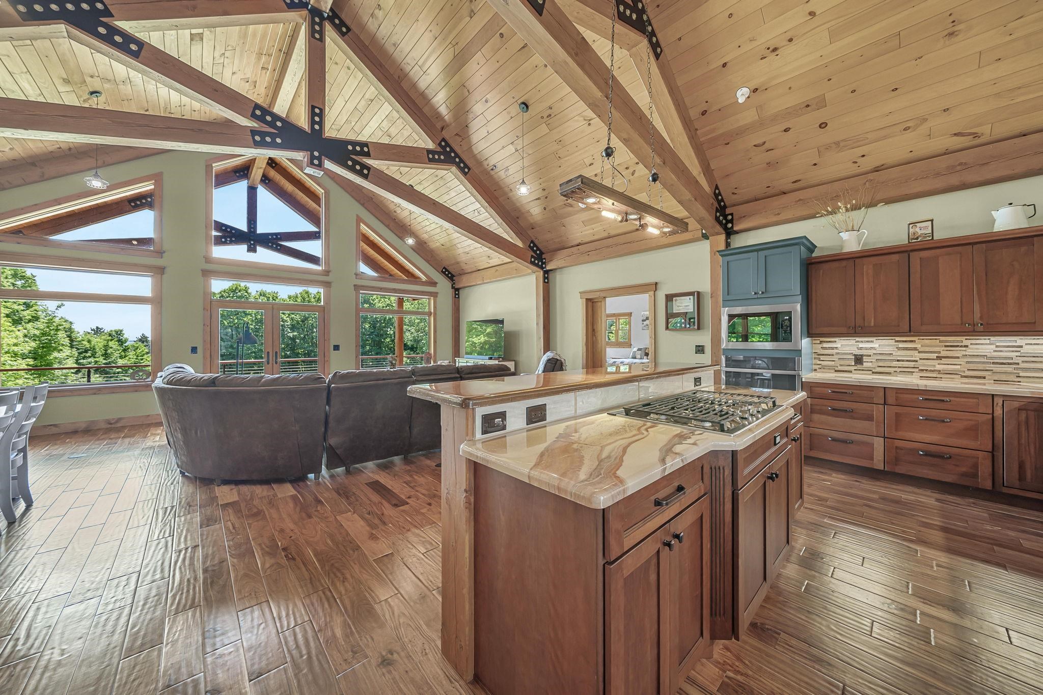 16624 Viaduct Road Property Photo 4