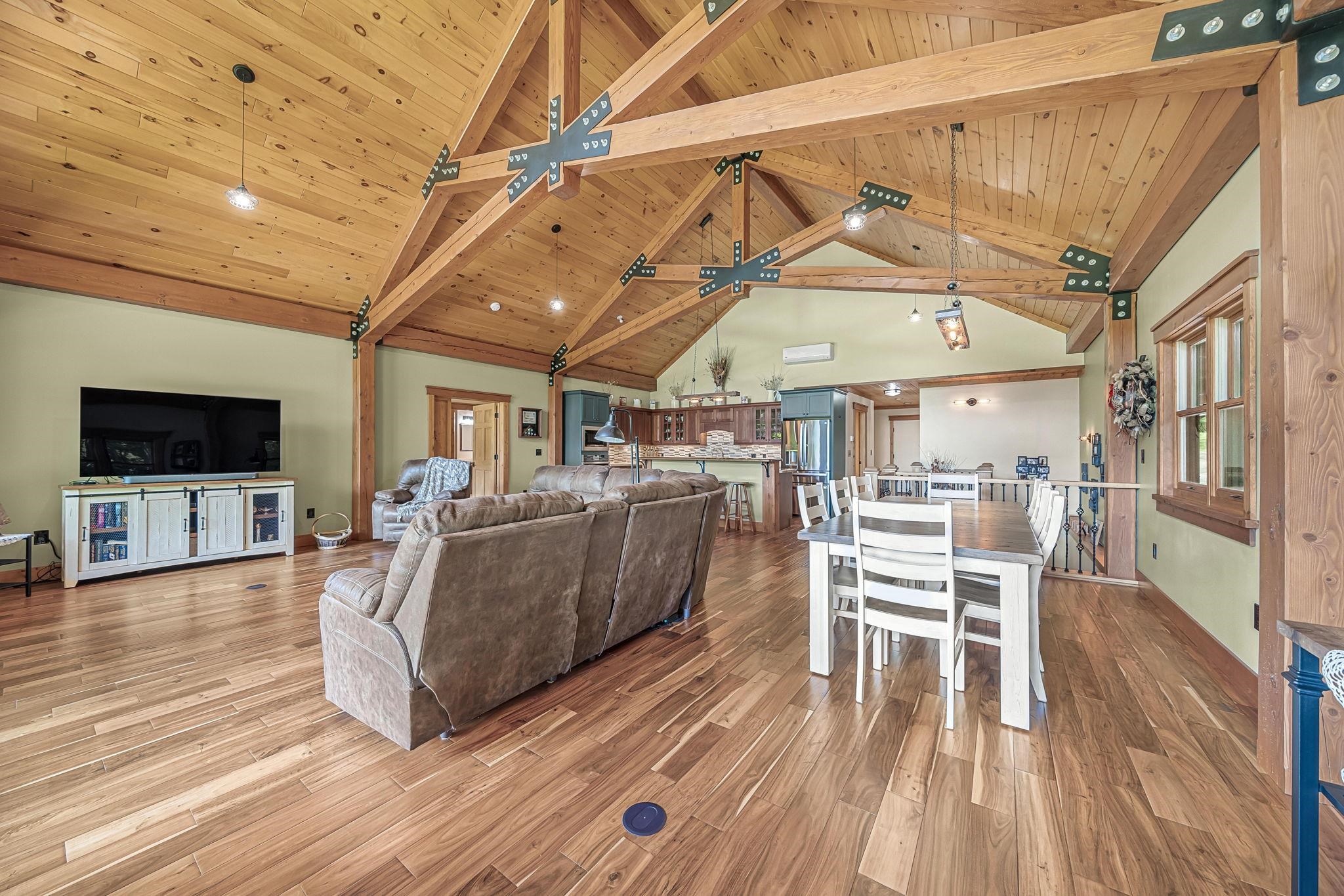 16624 Viaduct Road Property Photo 15