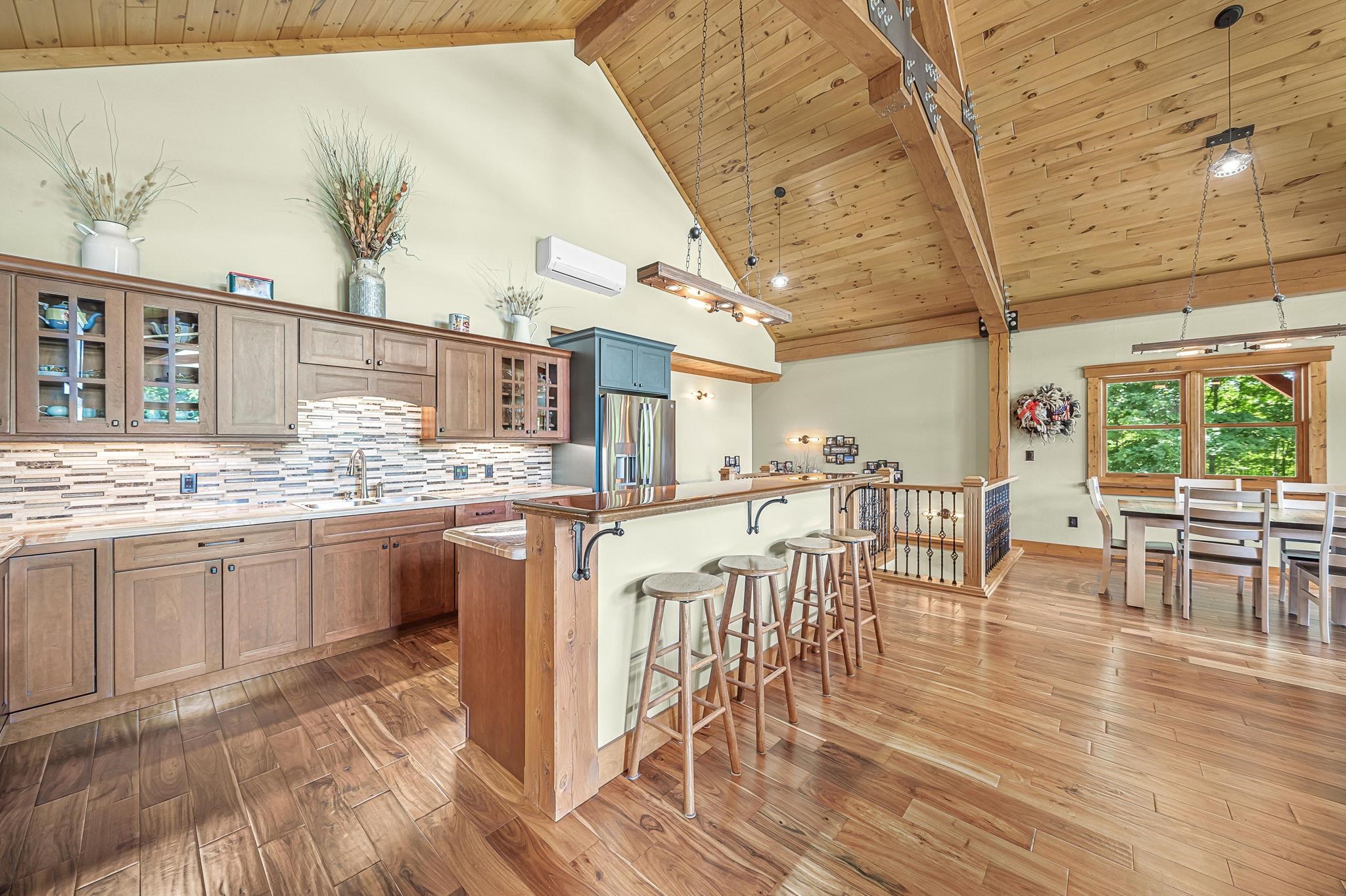 16624 Viaduct Road Property Photo 16