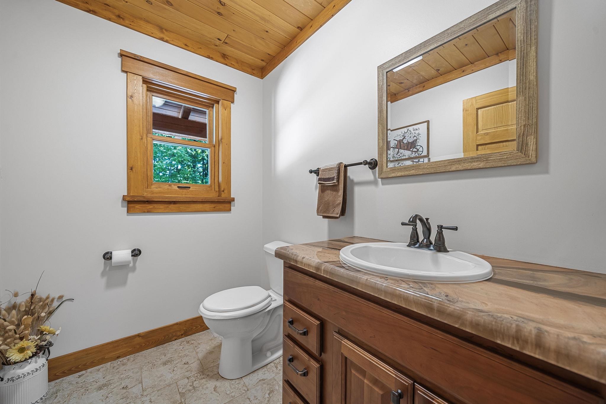 16624 Viaduct Road Property Photo 22