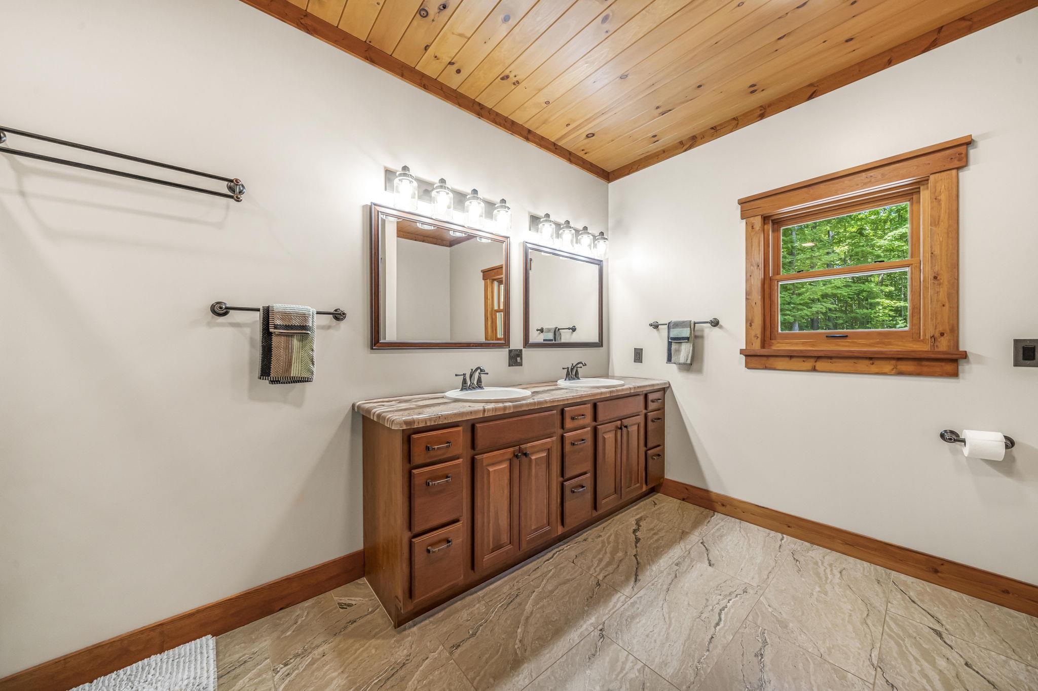 16624 Viaduct Road Property Photo 23