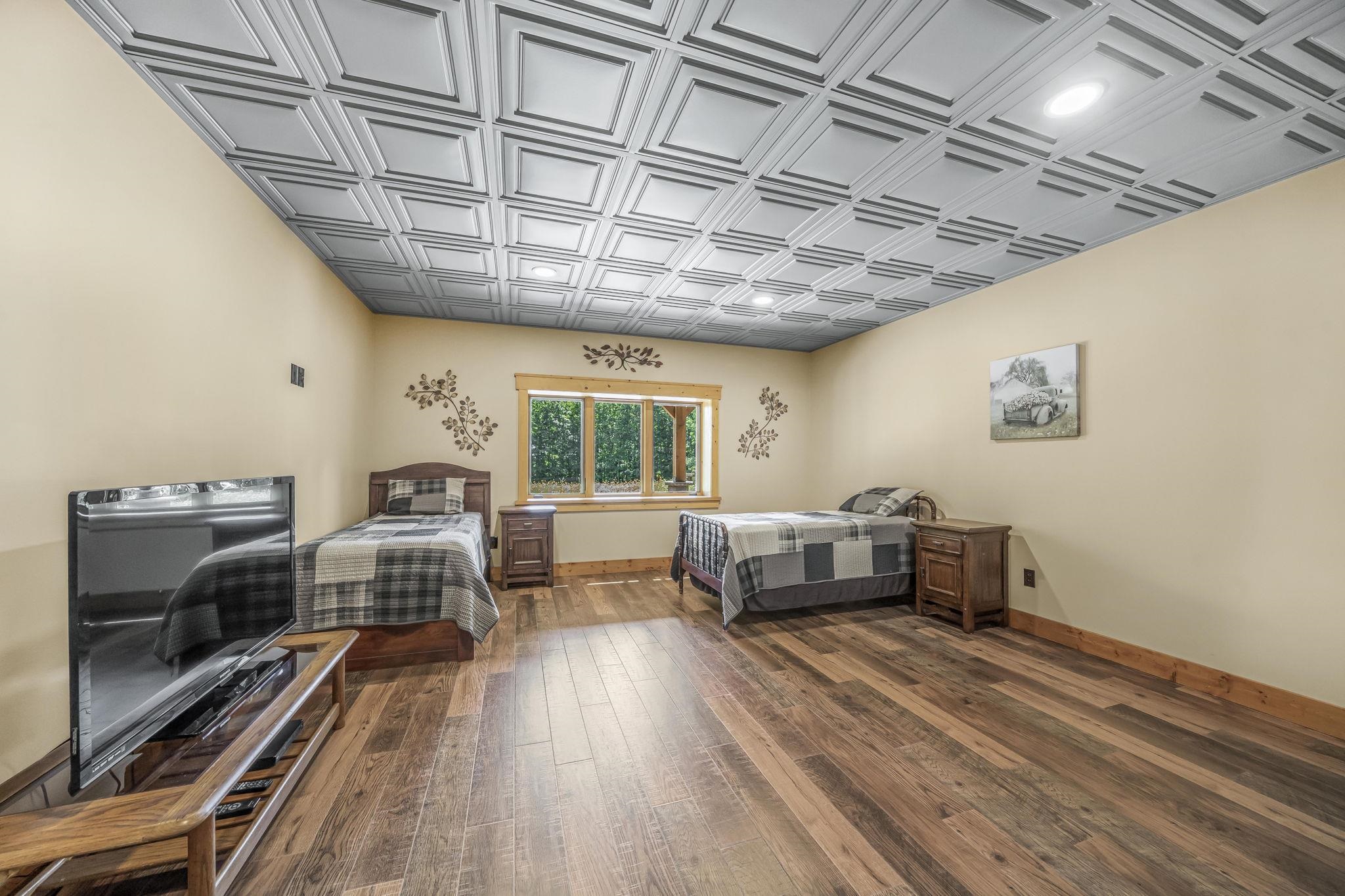 16624 Viaduct Road Property Photo 32