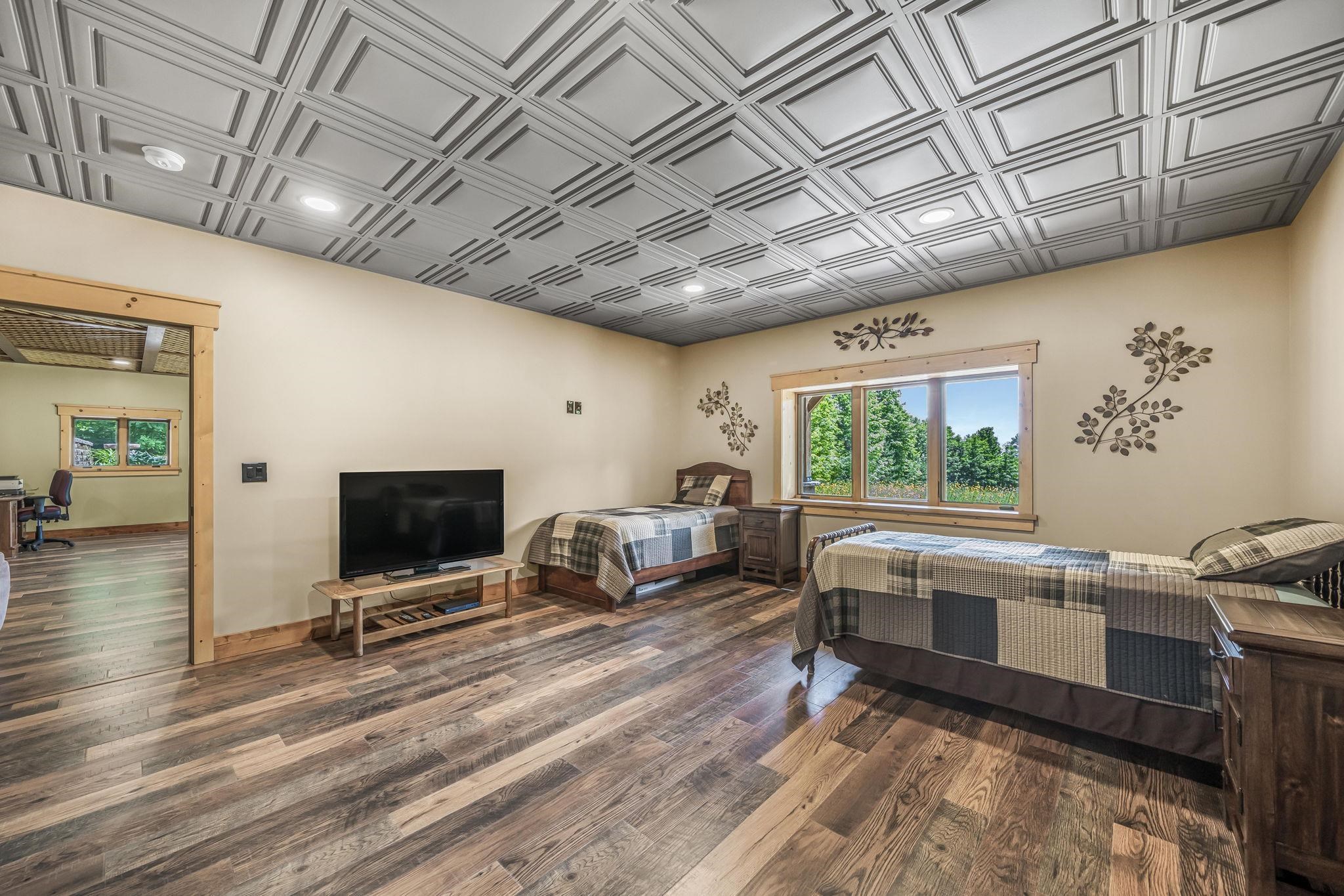 16624 Viaduct Road Property Photo 33