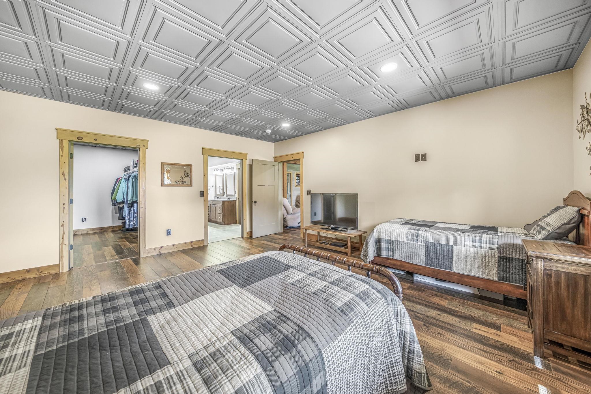 16624 Viaduct Road Property Photo 34