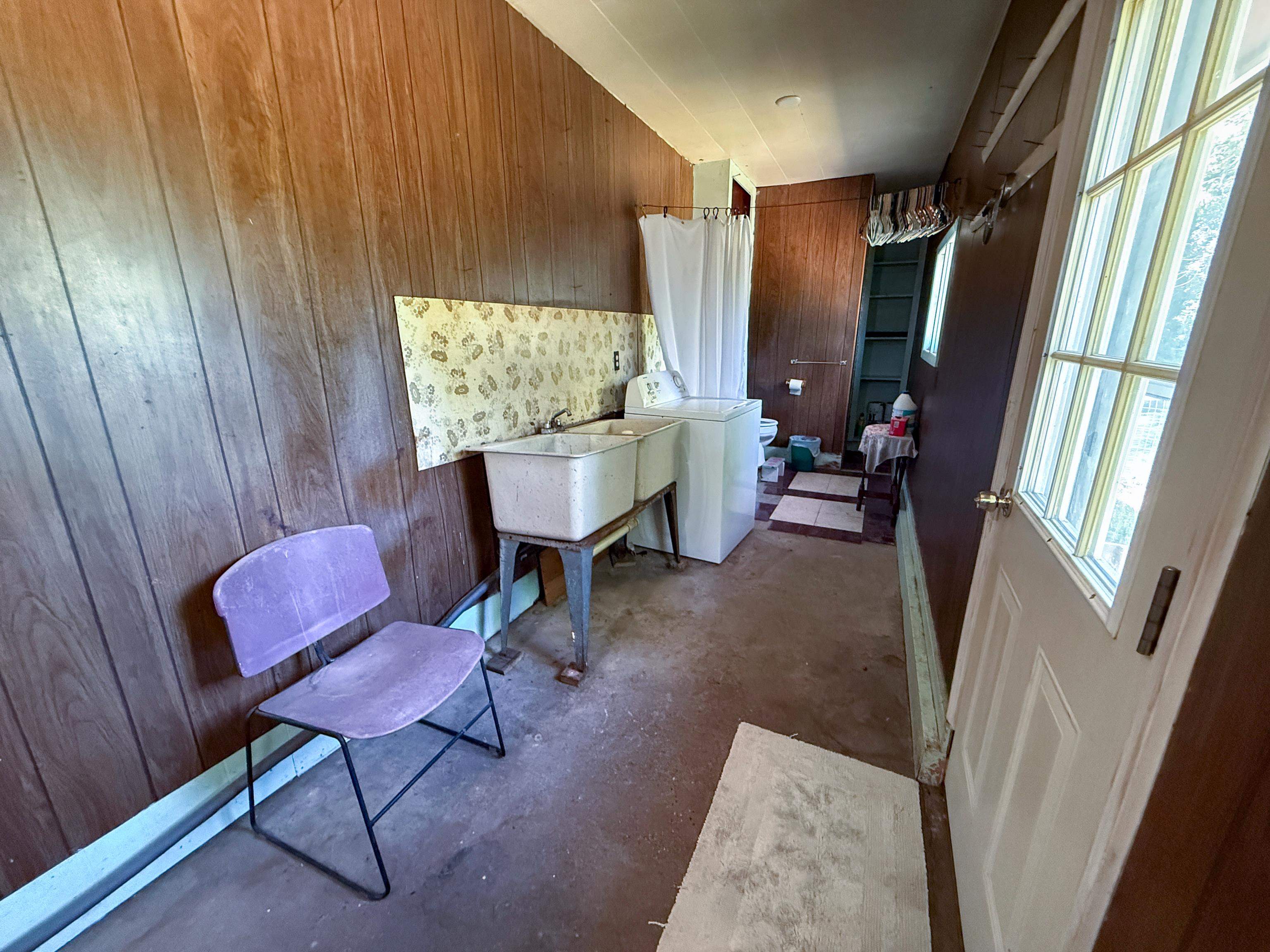 8195 E Broomfield Road Property Photo 13