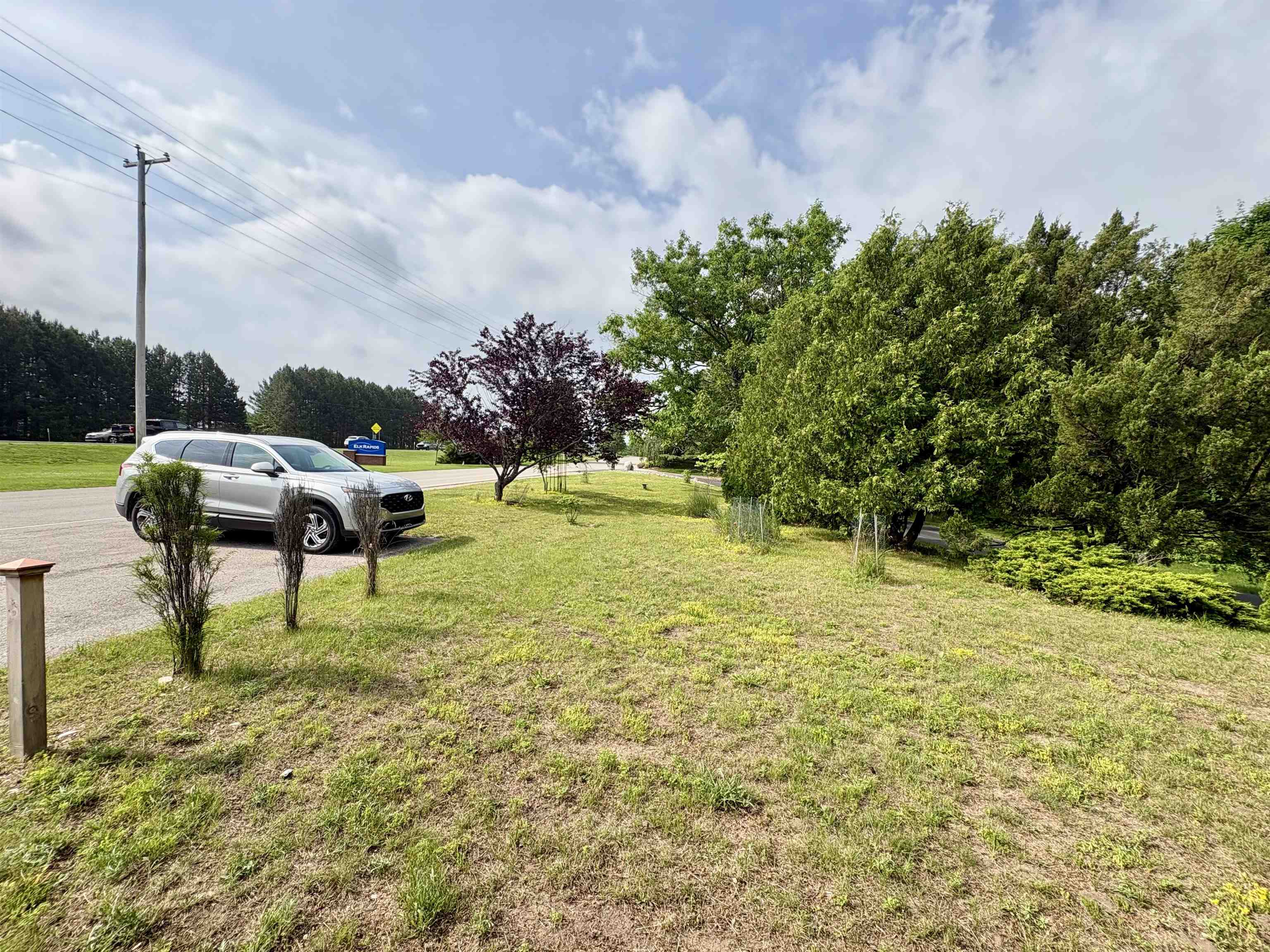 9066 N Bayshore Drive Property Photo 6
