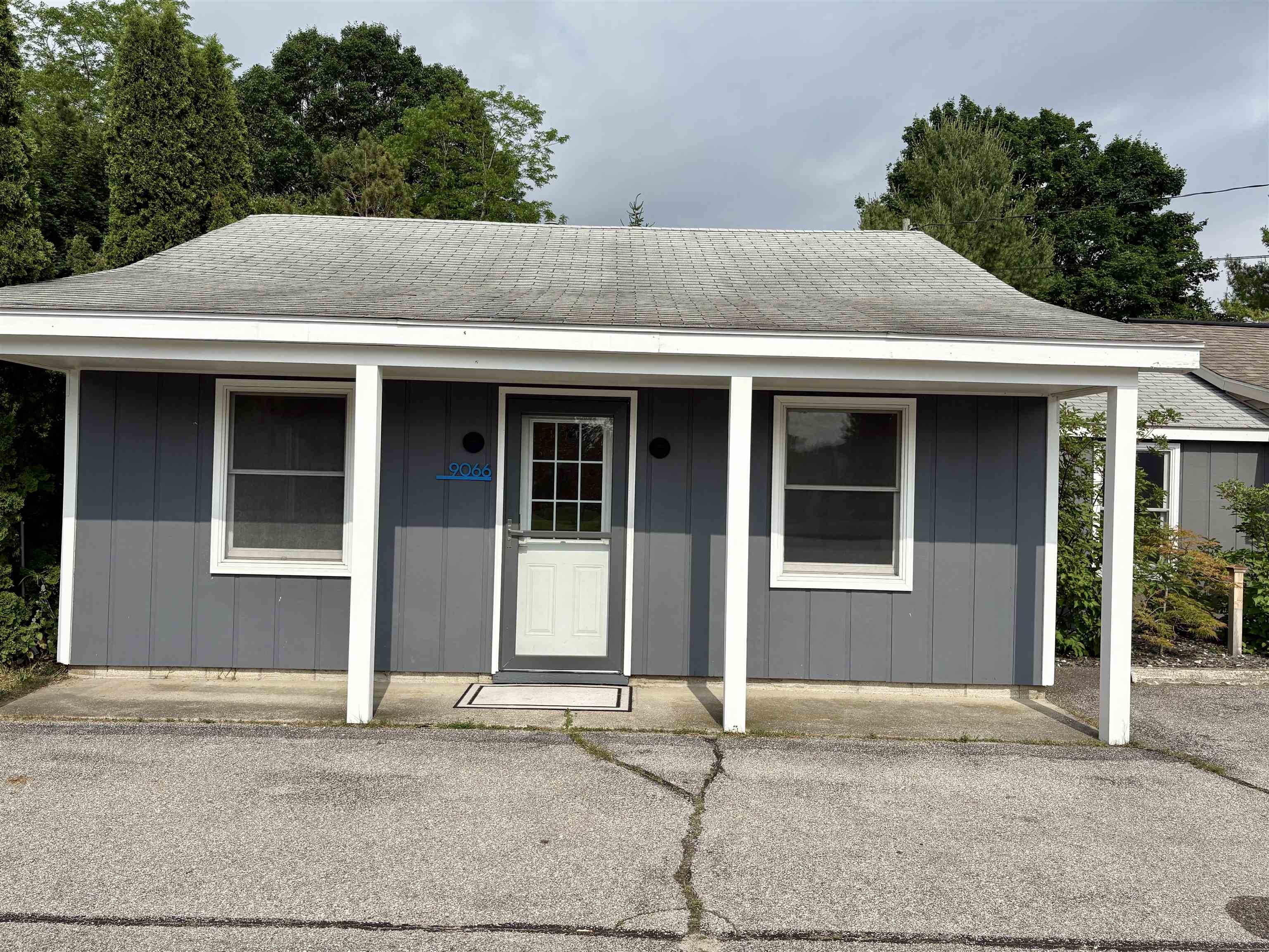 9066 N Bayshore Drive Property Photo 7