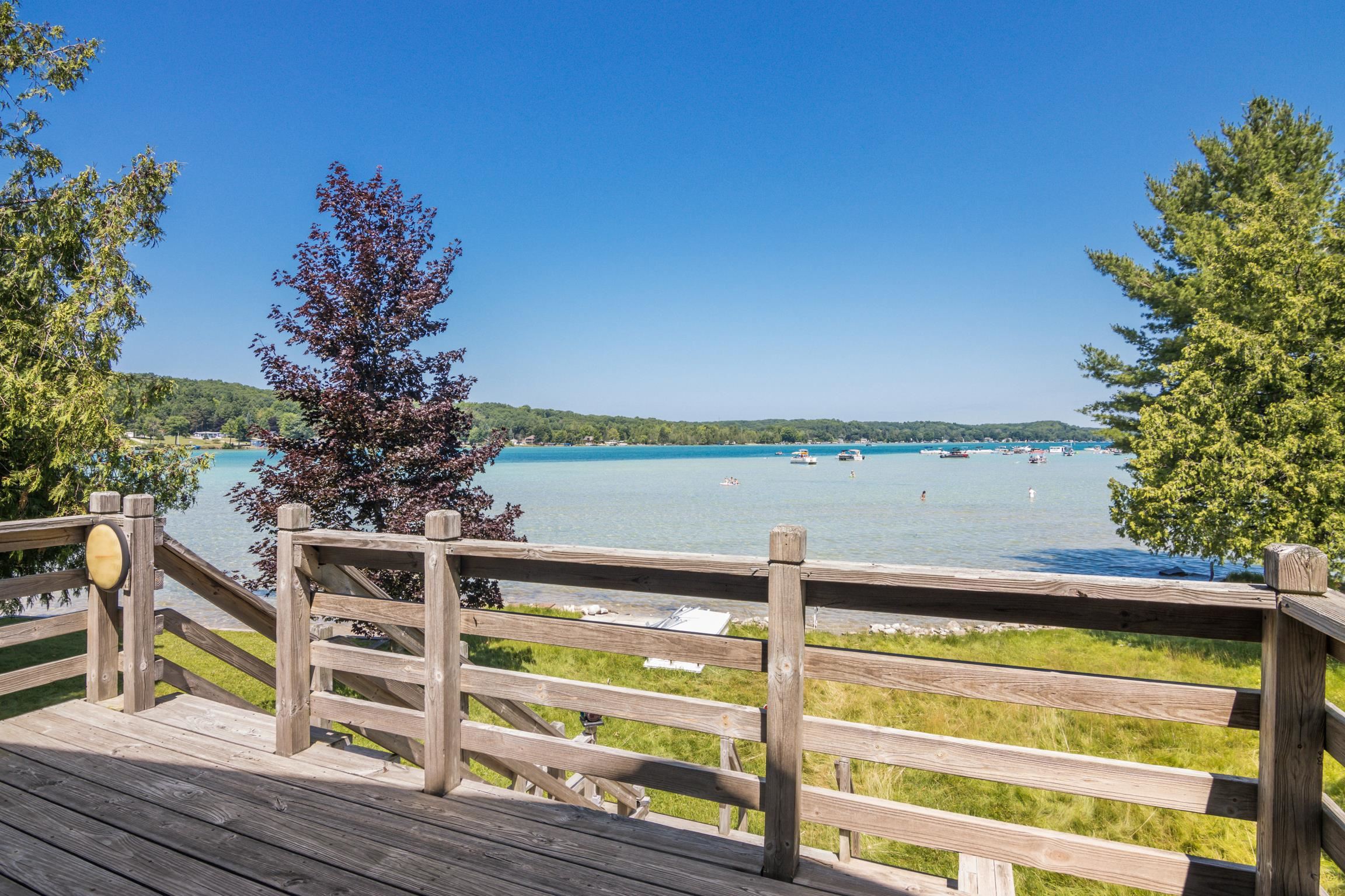 7516 Crystal Beach Road Property Photo 3