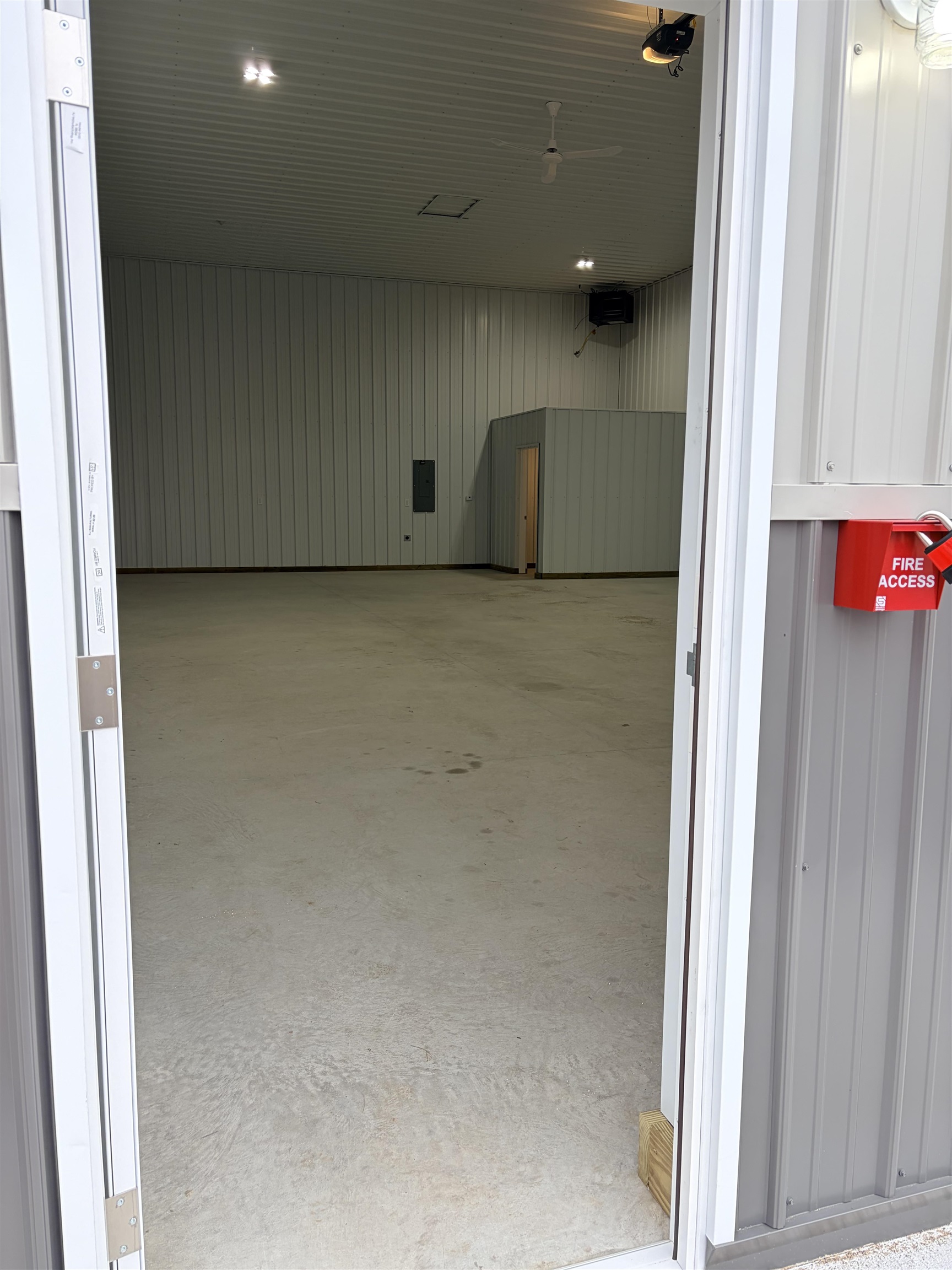 5839 Storage Loop Drive Property Photo 3