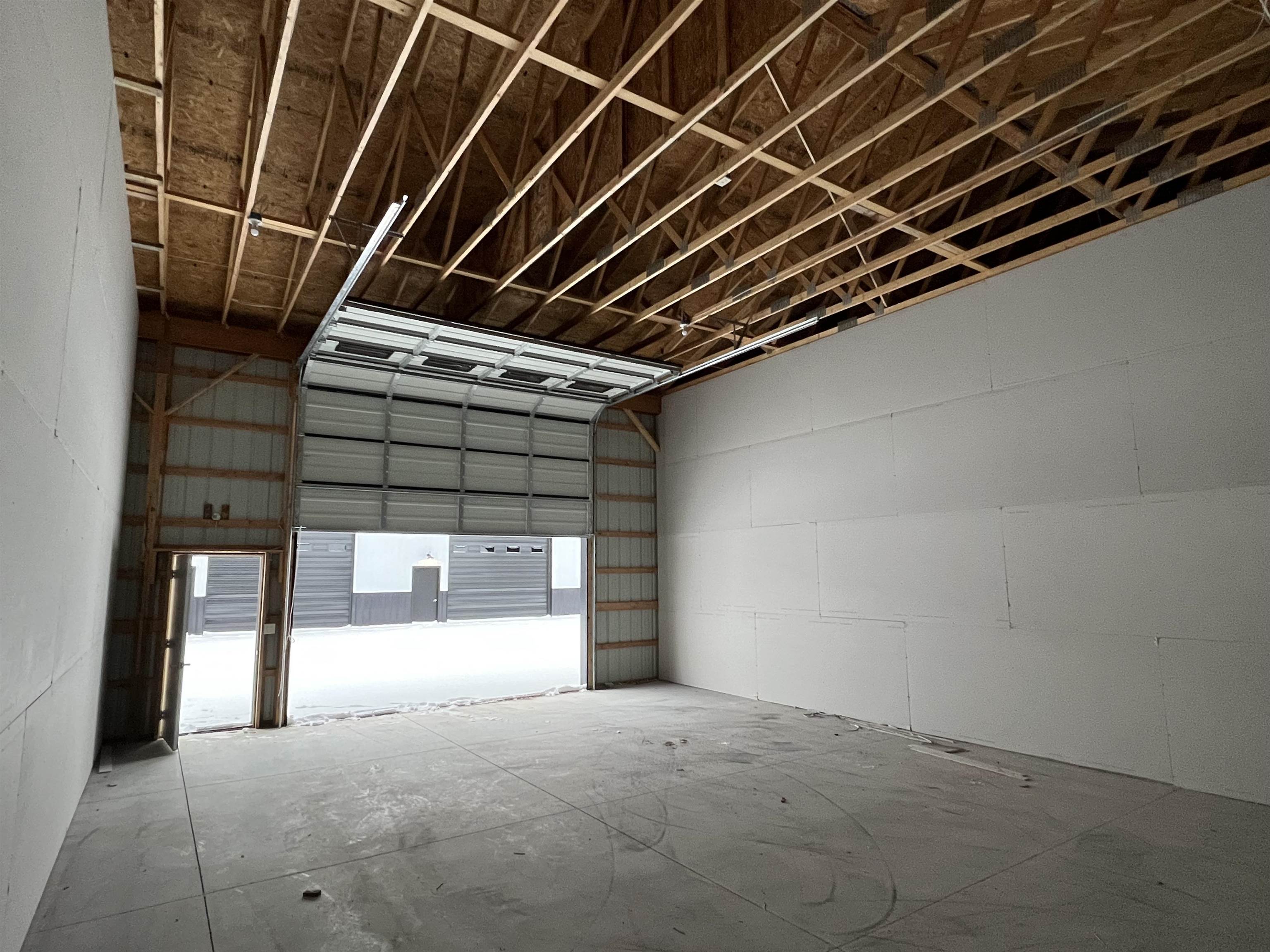 7450 Glendale Property Photo 3