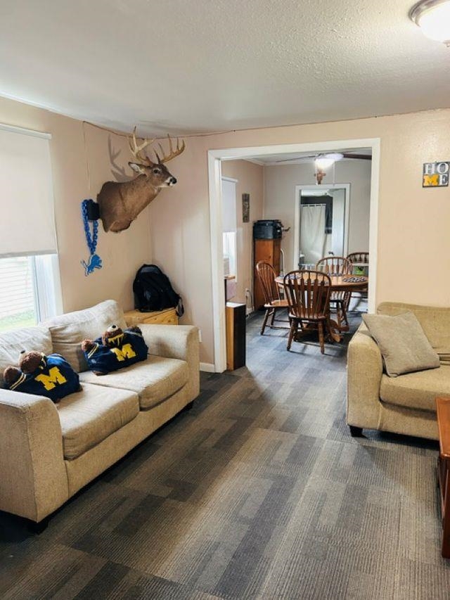 535 N Midland Street Property Photo 10