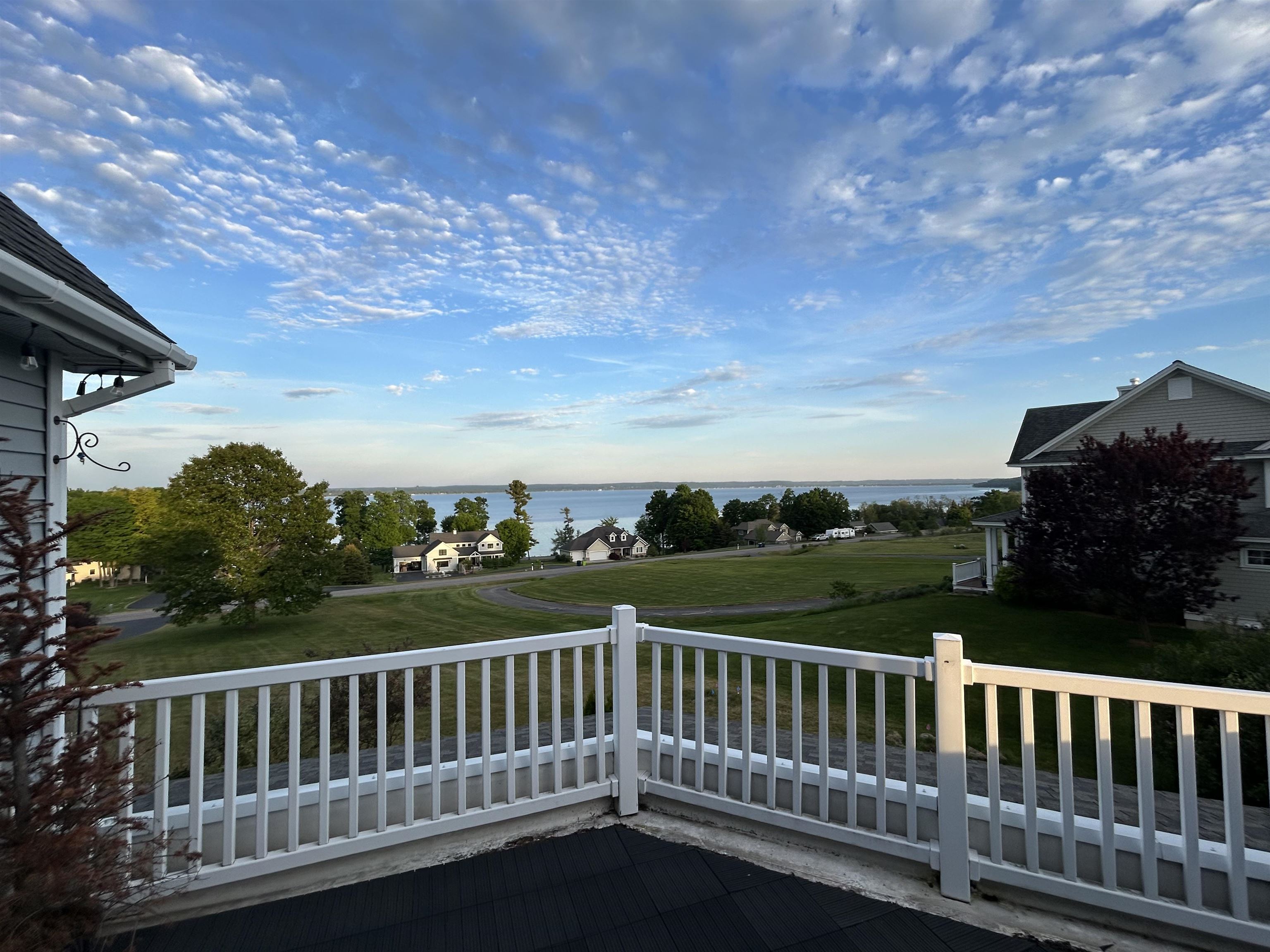 9423 Rolling Ridge Drive Property Photo 1