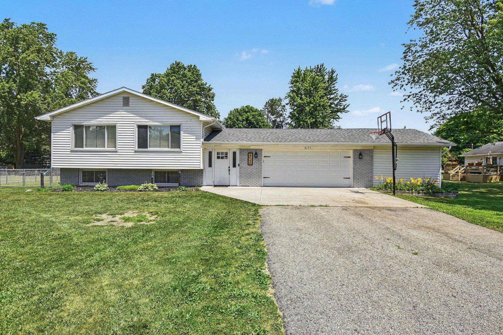 8197 S Federal Road Property Photo 9