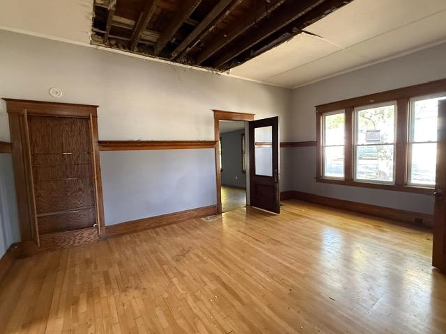 319 E Nelson Street Property Photo 3