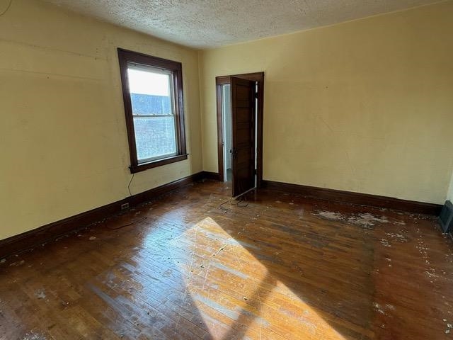 319 E Nelson Street Property Photo 5