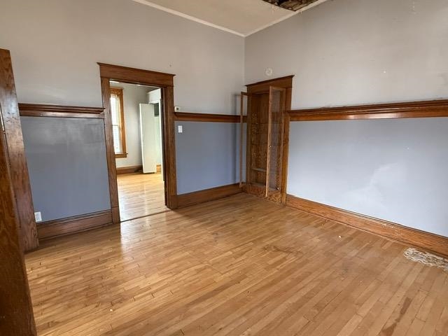 319 E Nelson Street Property Photo 8