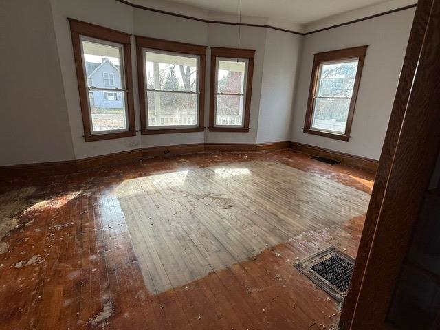 319 E Nelson Street Property Photo 9