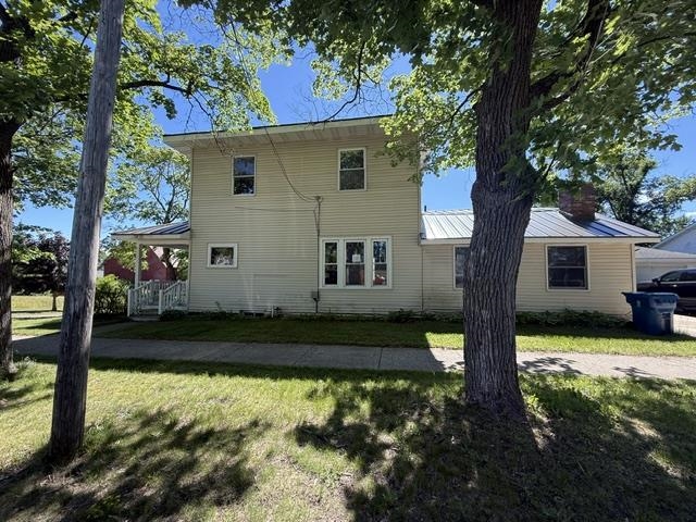 319 E Nelson Street Property Photo 26