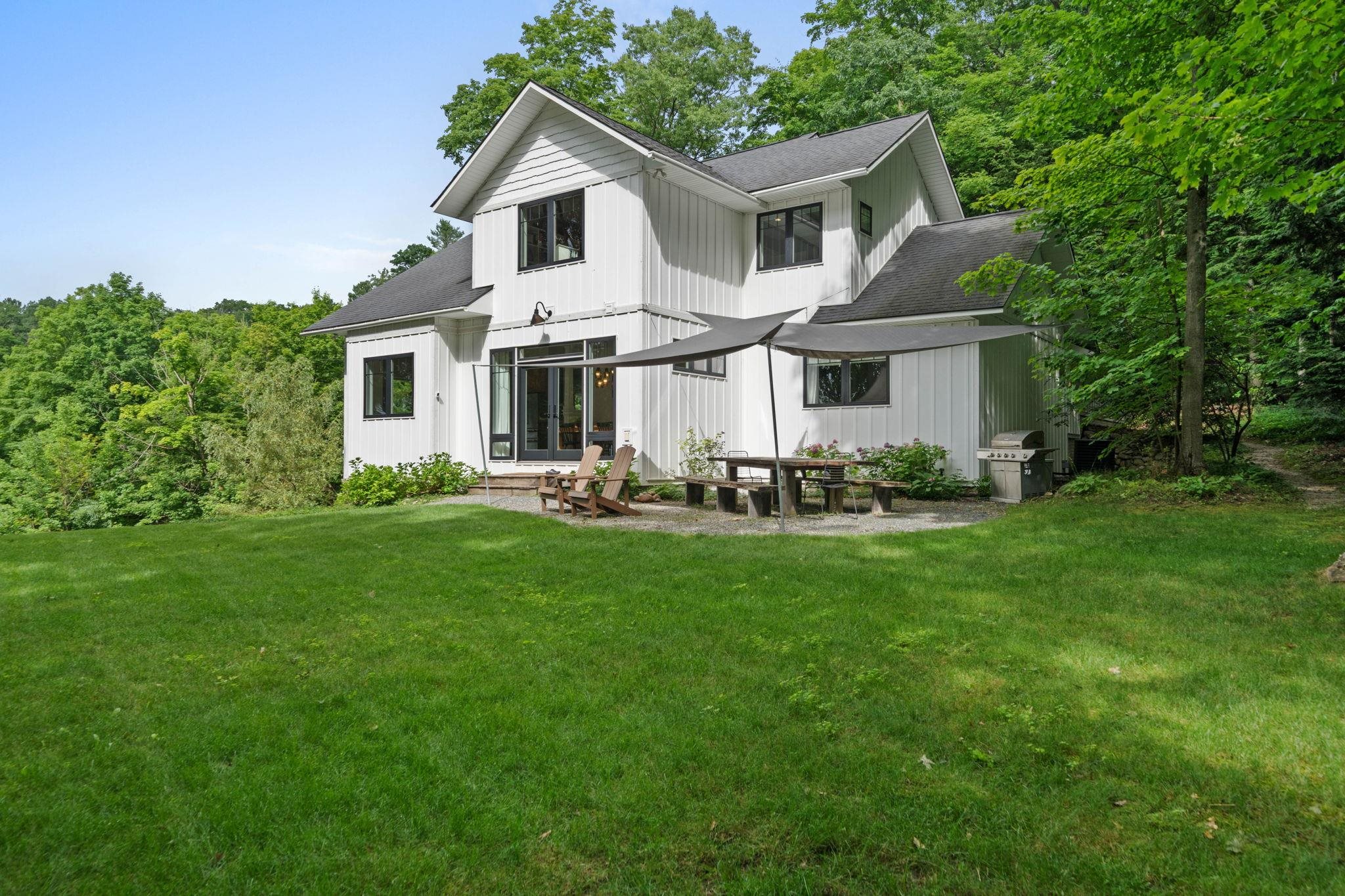 555 Graystone Road Property Photo 1