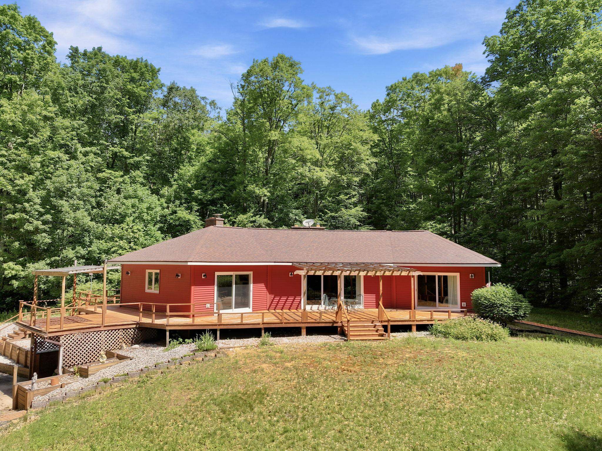 9940 N Vandermeulen Road Property Photo 1