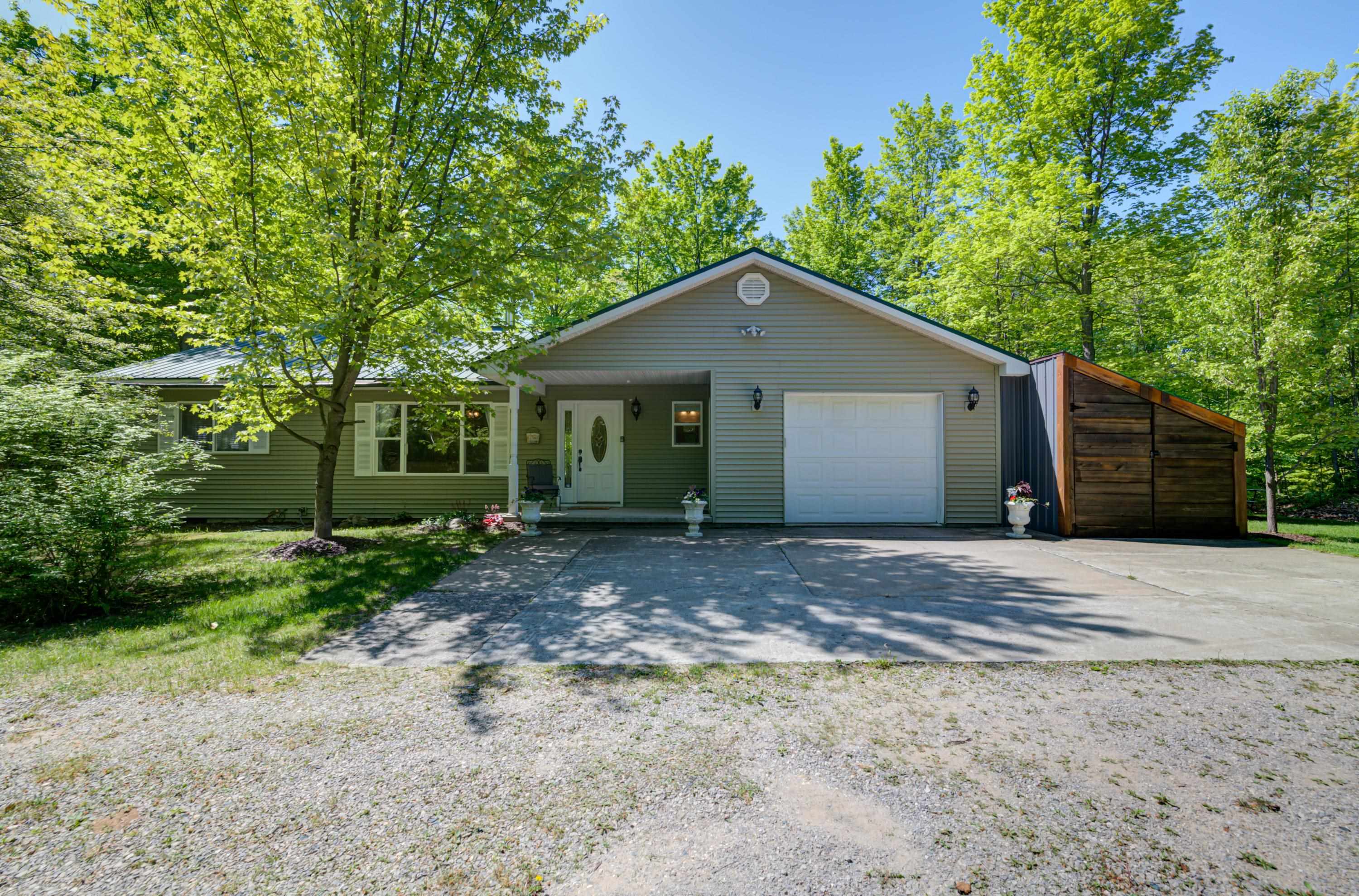 8134 Nw Ruttan Road Property Photo 1
