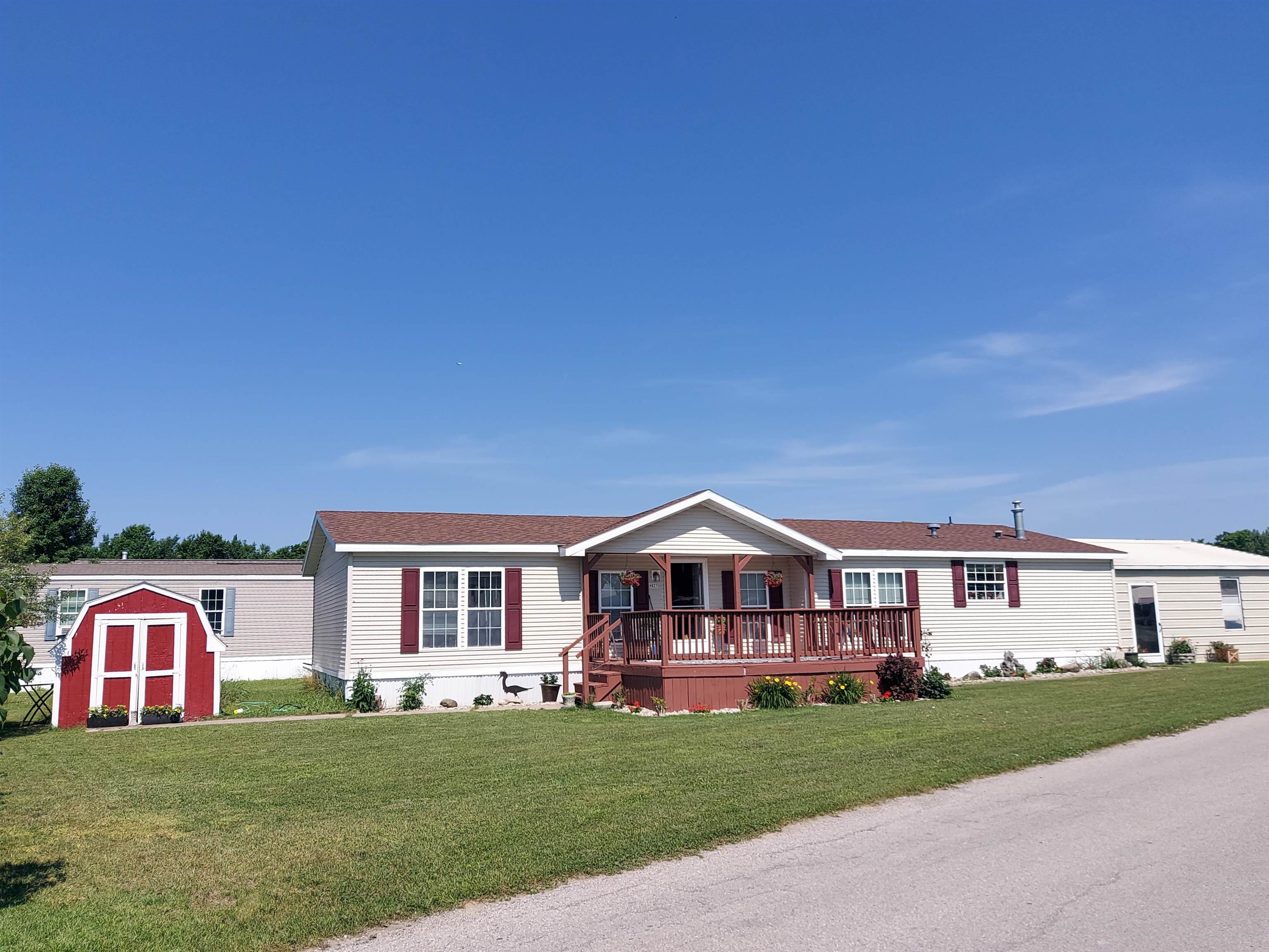4627 Violet Lane Property Photo 1