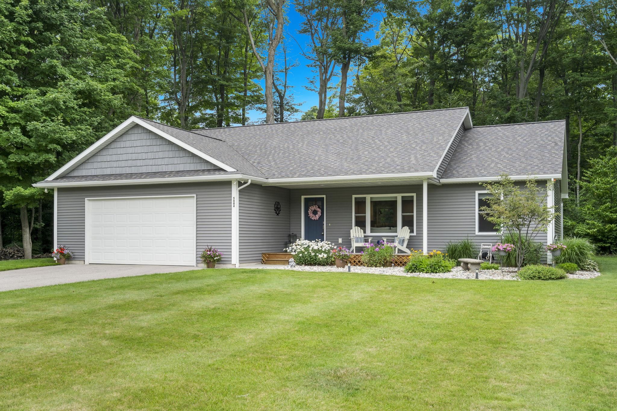 5404 Barney Road Property Photo 1