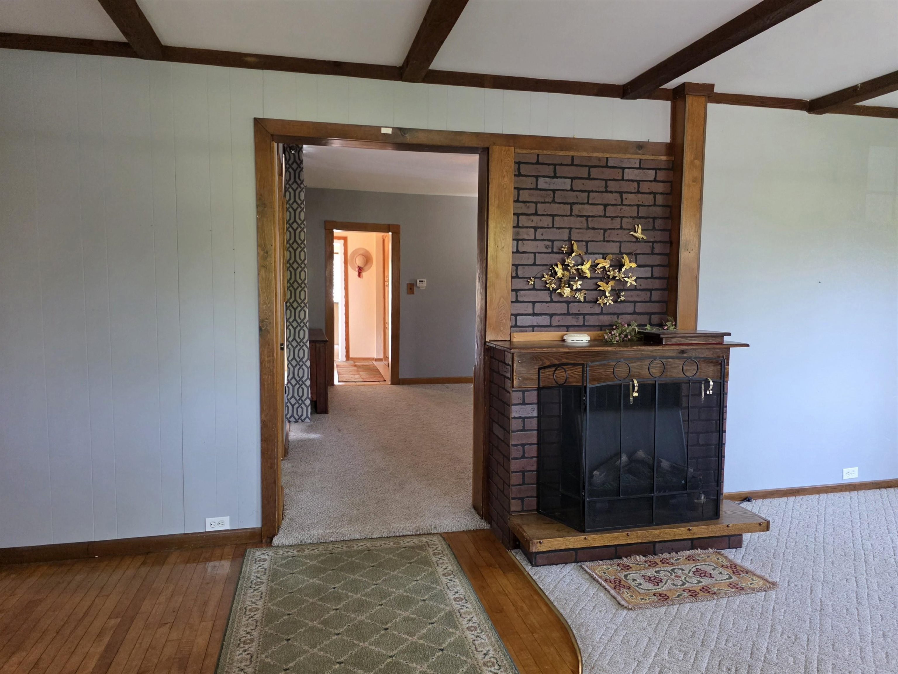 702 W Washington Property Photo 6