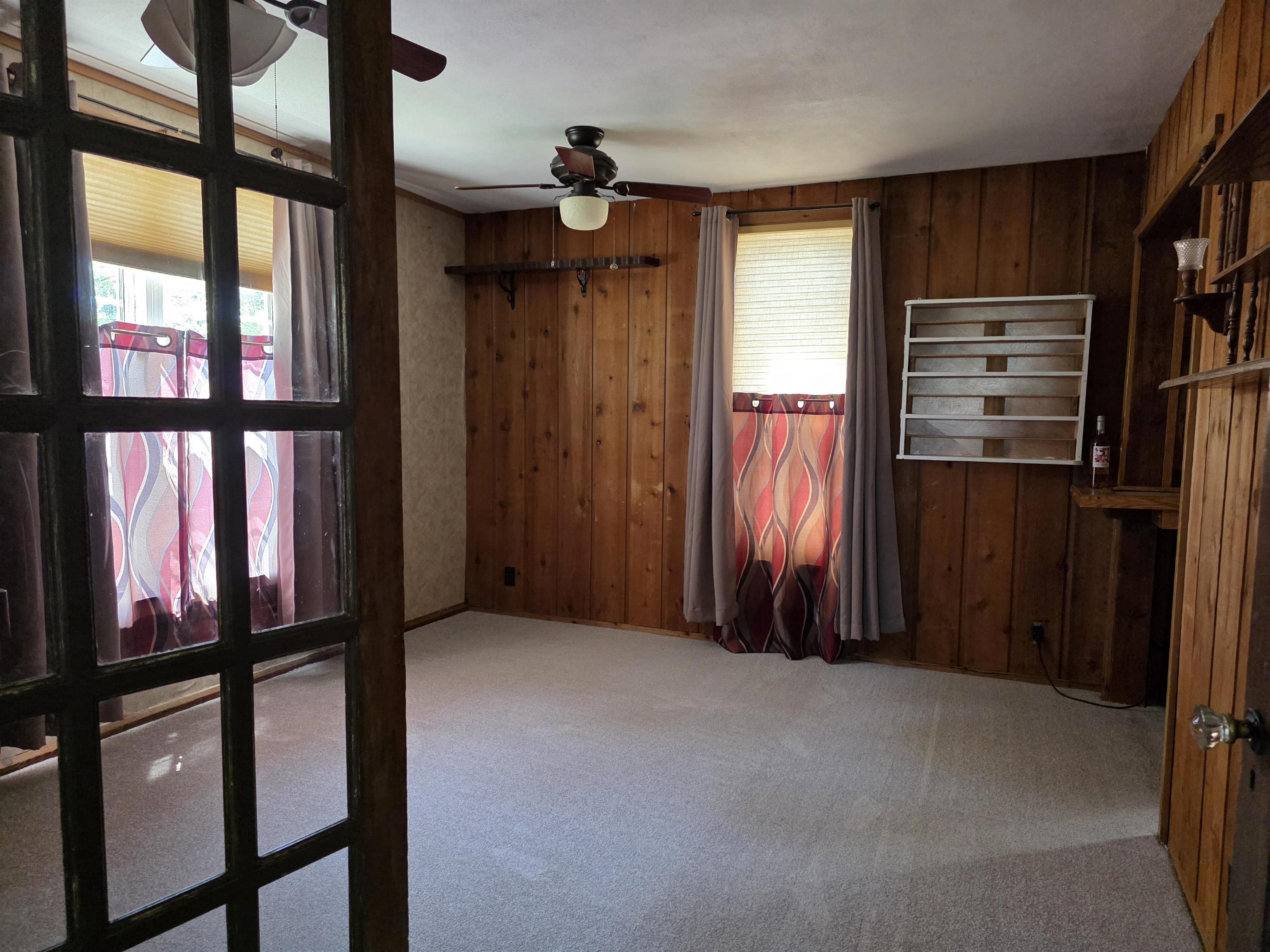 702 W Washington Property Photo 23
