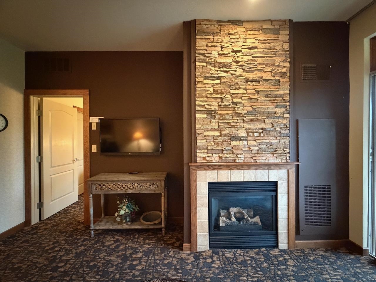 2400 Troon South Property Photo 9