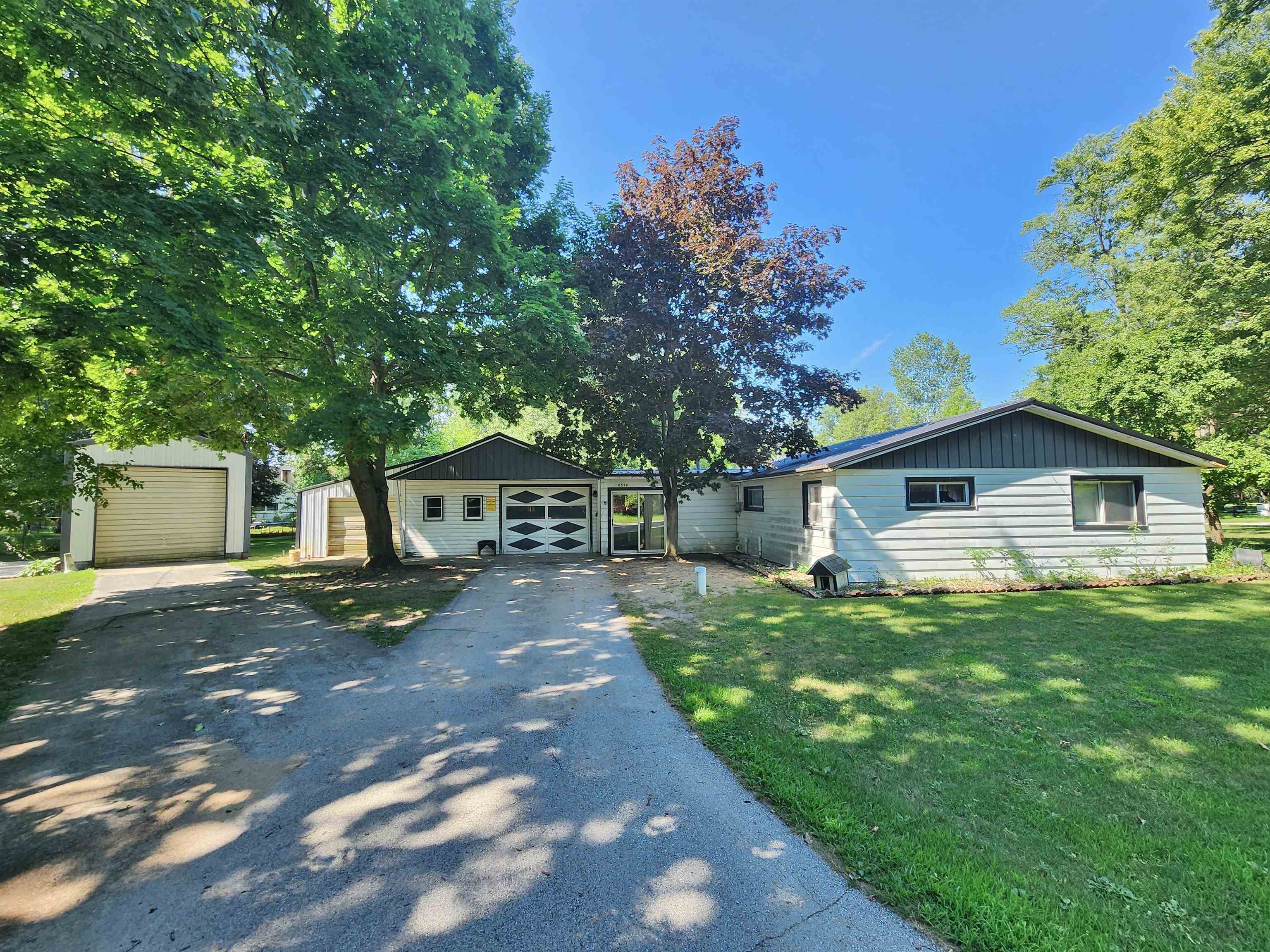 8530 E Bank Street Property Photo 1
