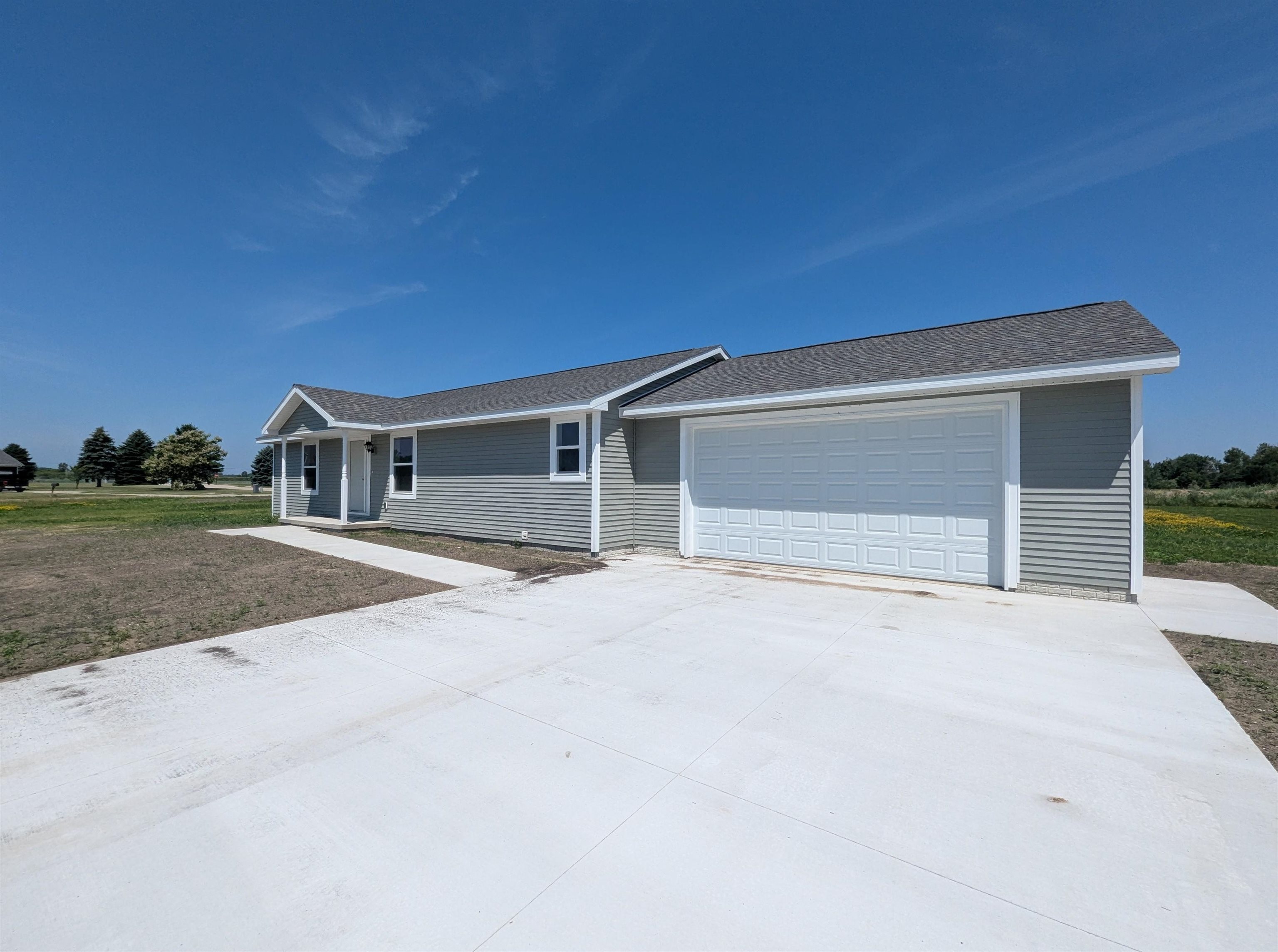 263 Stern Drive Property Photo 2