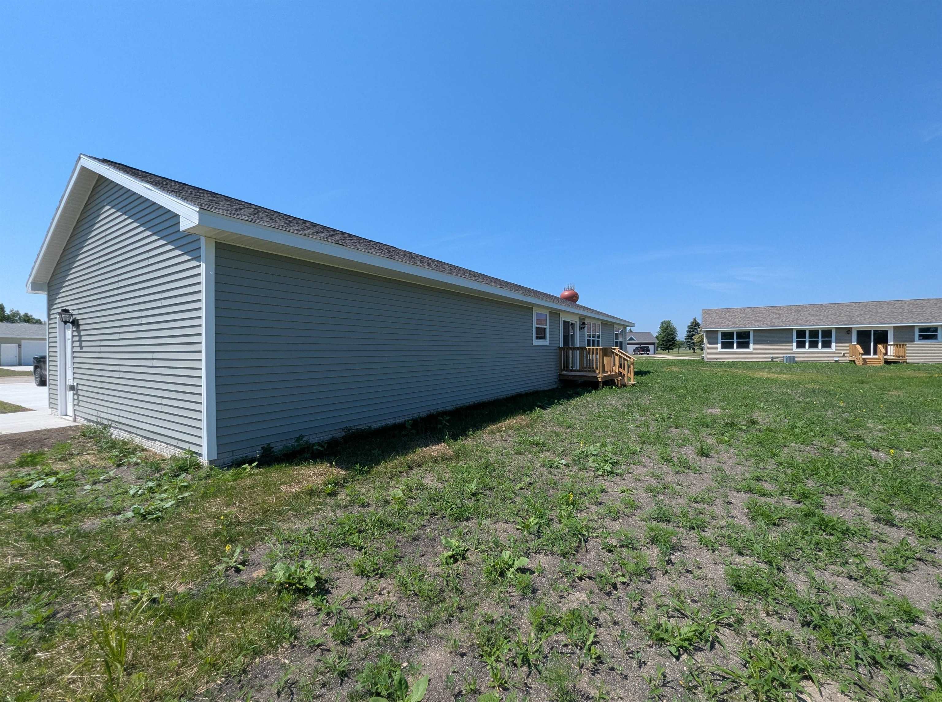 263 Stern Drive Property Photo 4
