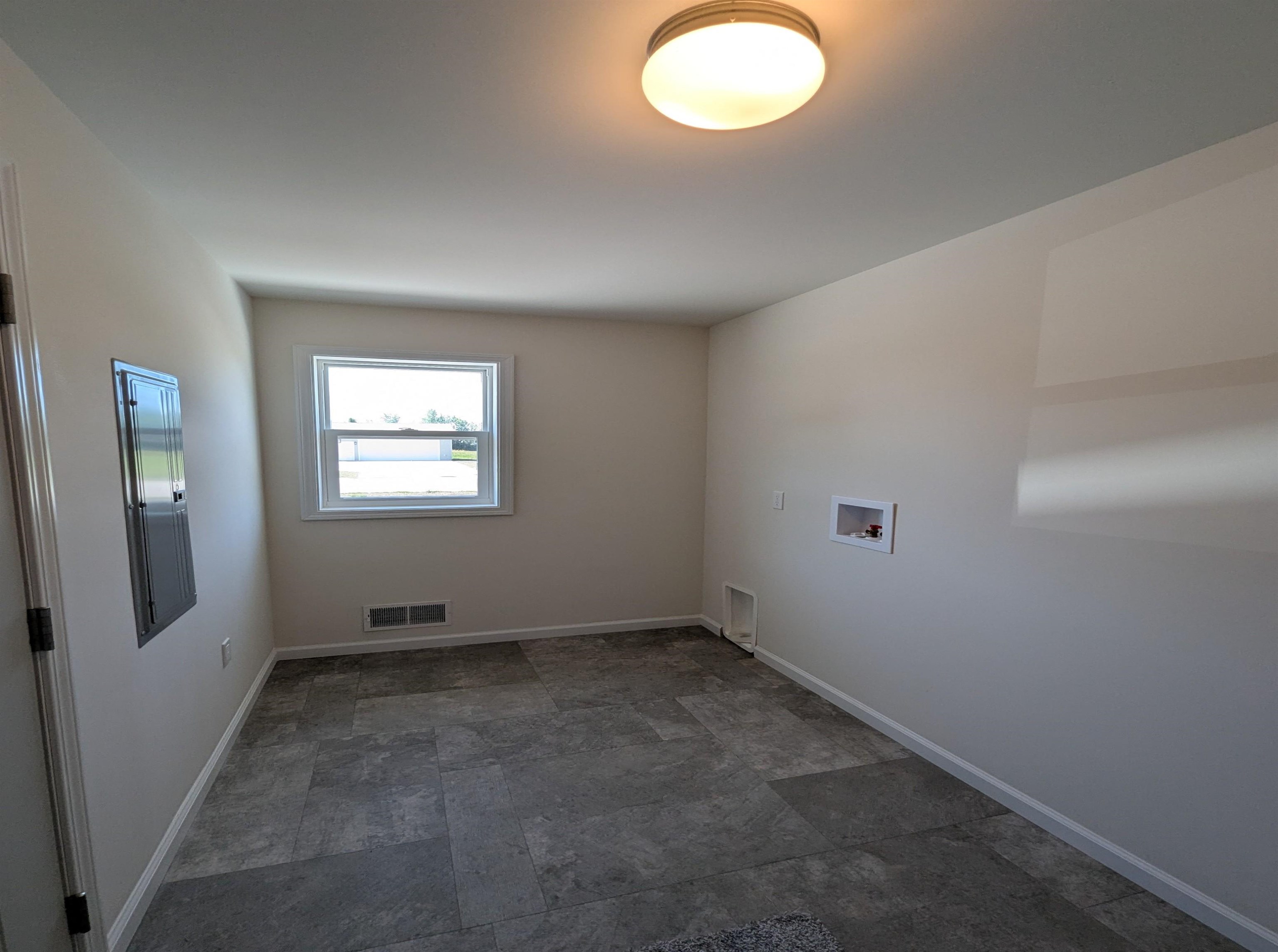263 Stern Drive Property Photo 9