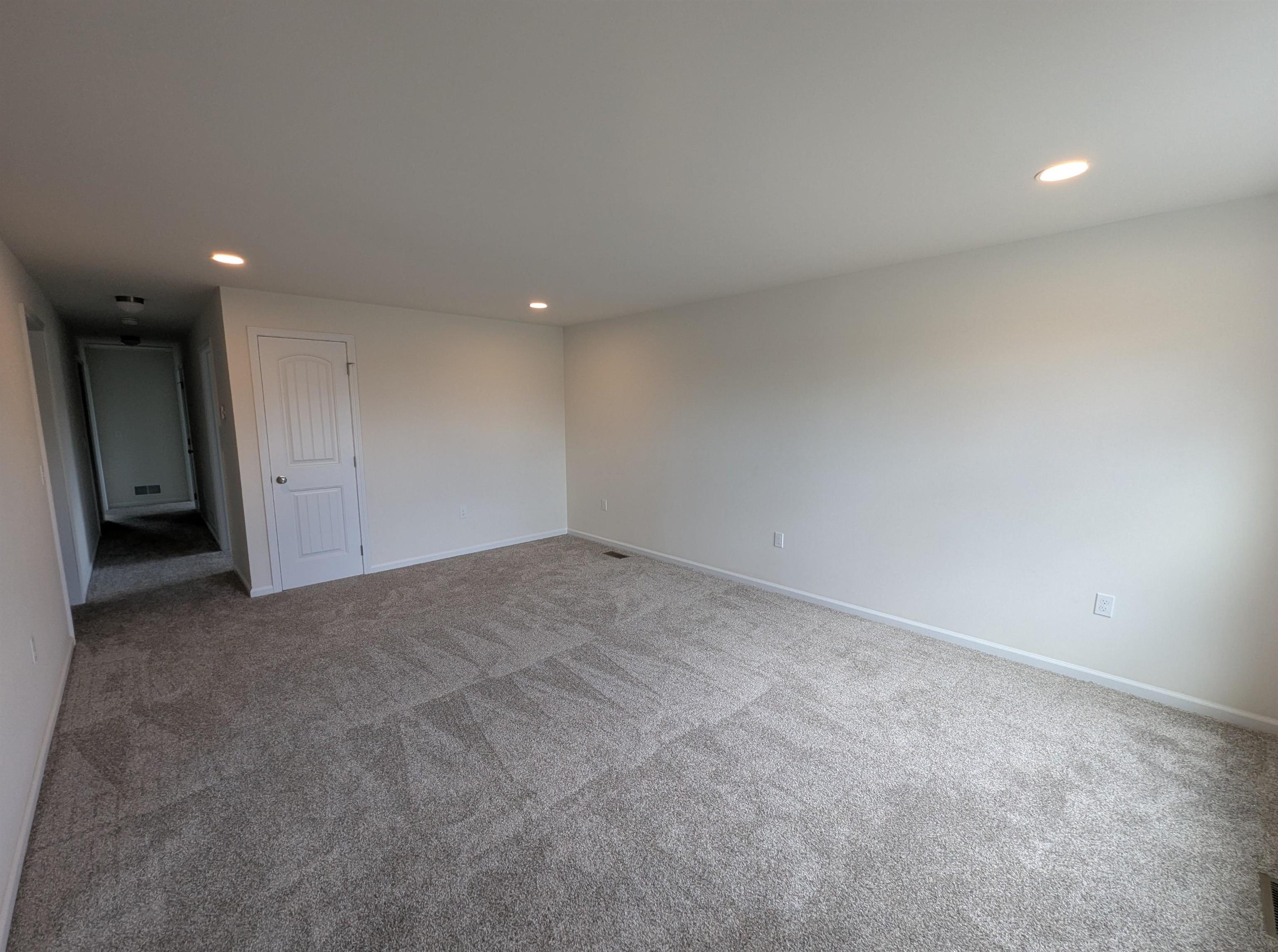 268 Stern Drive Property Photo 6