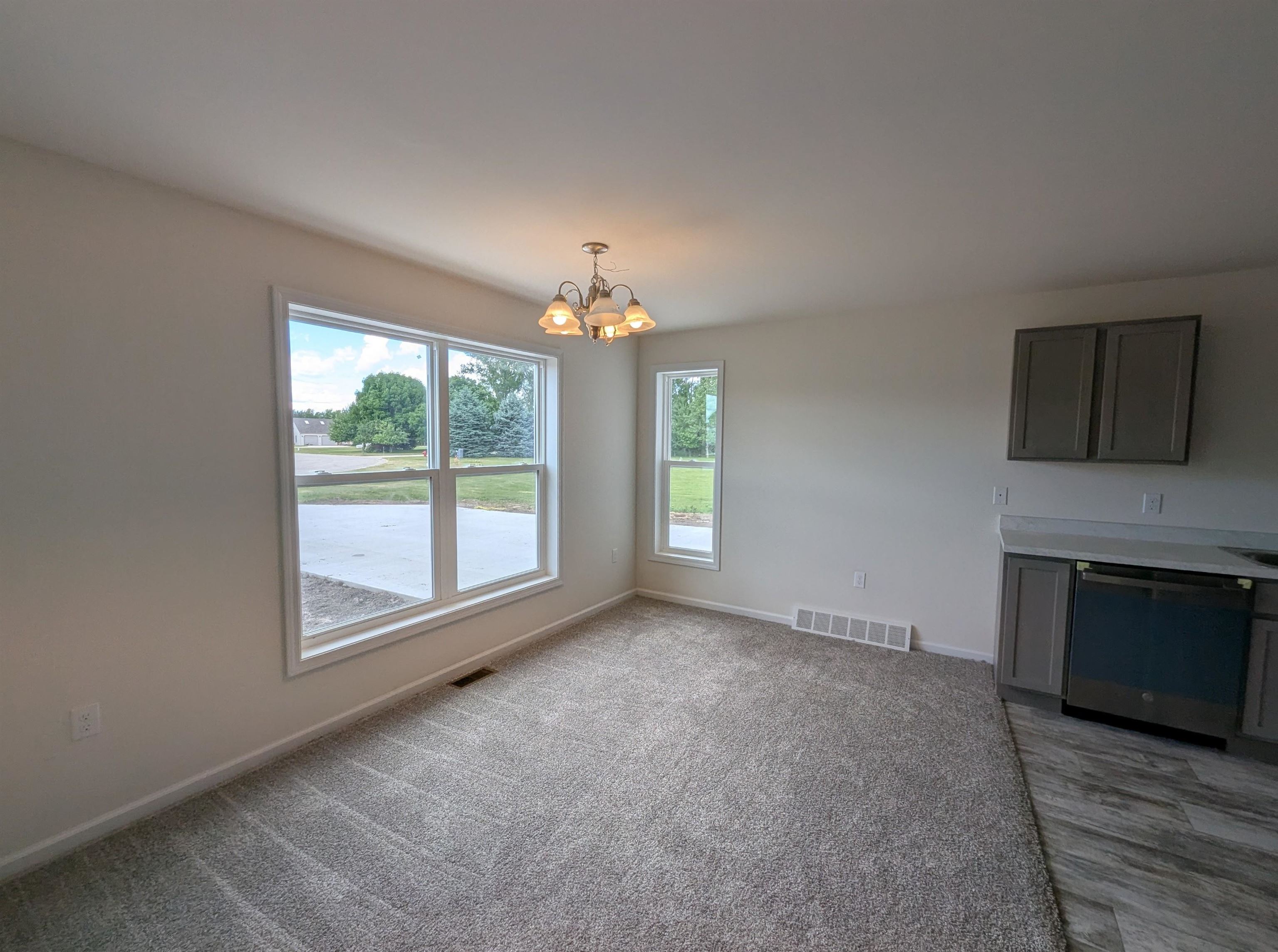 268 Stern Drive Property Photo 10